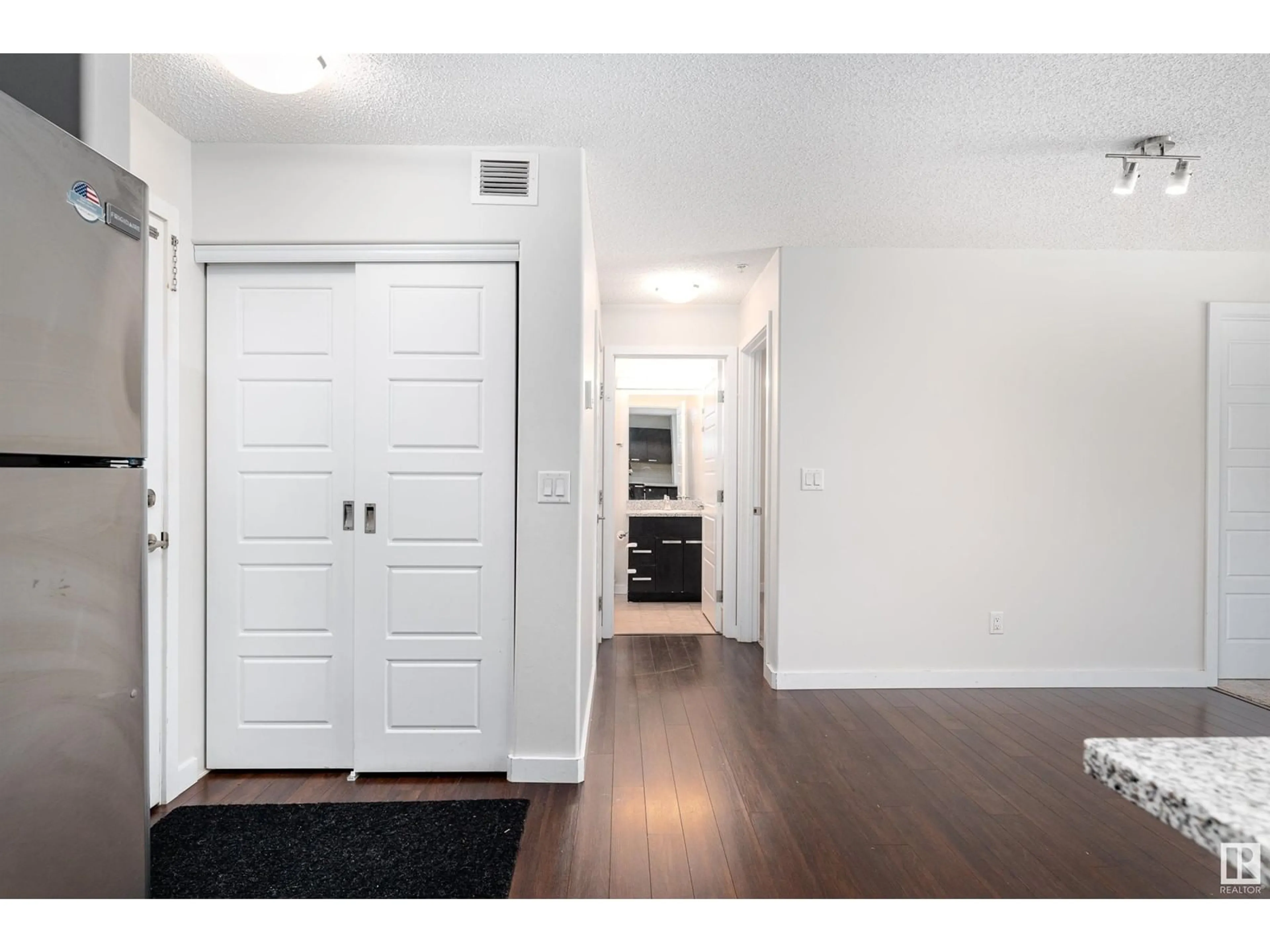 Indoor entryway for #108 14808 125 ST NW, Edmonton Alberta T5X0G1