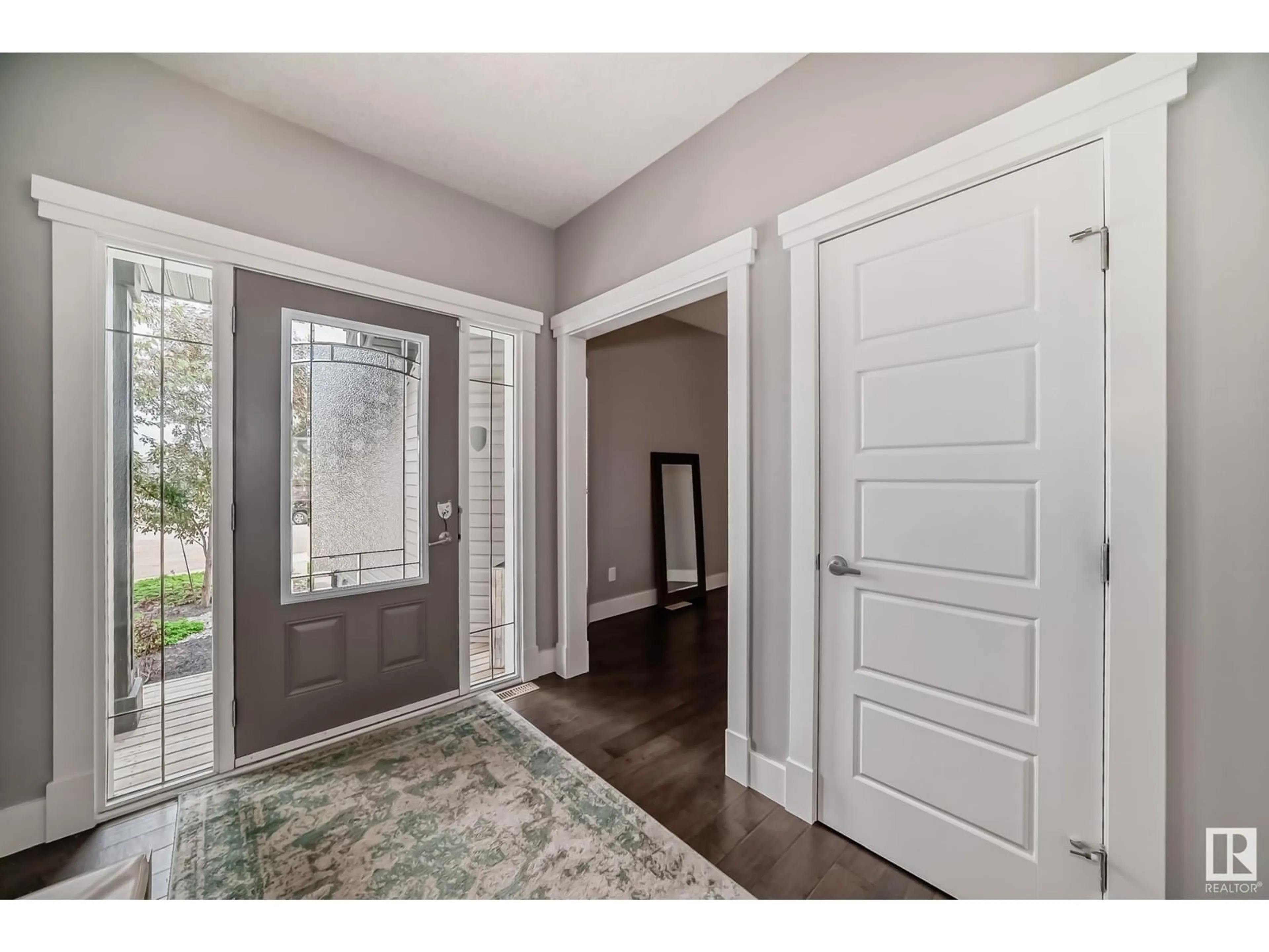 Indoor entryway for 345 STILL CREEK CR, Sherwood Park Alberta T8H0S7