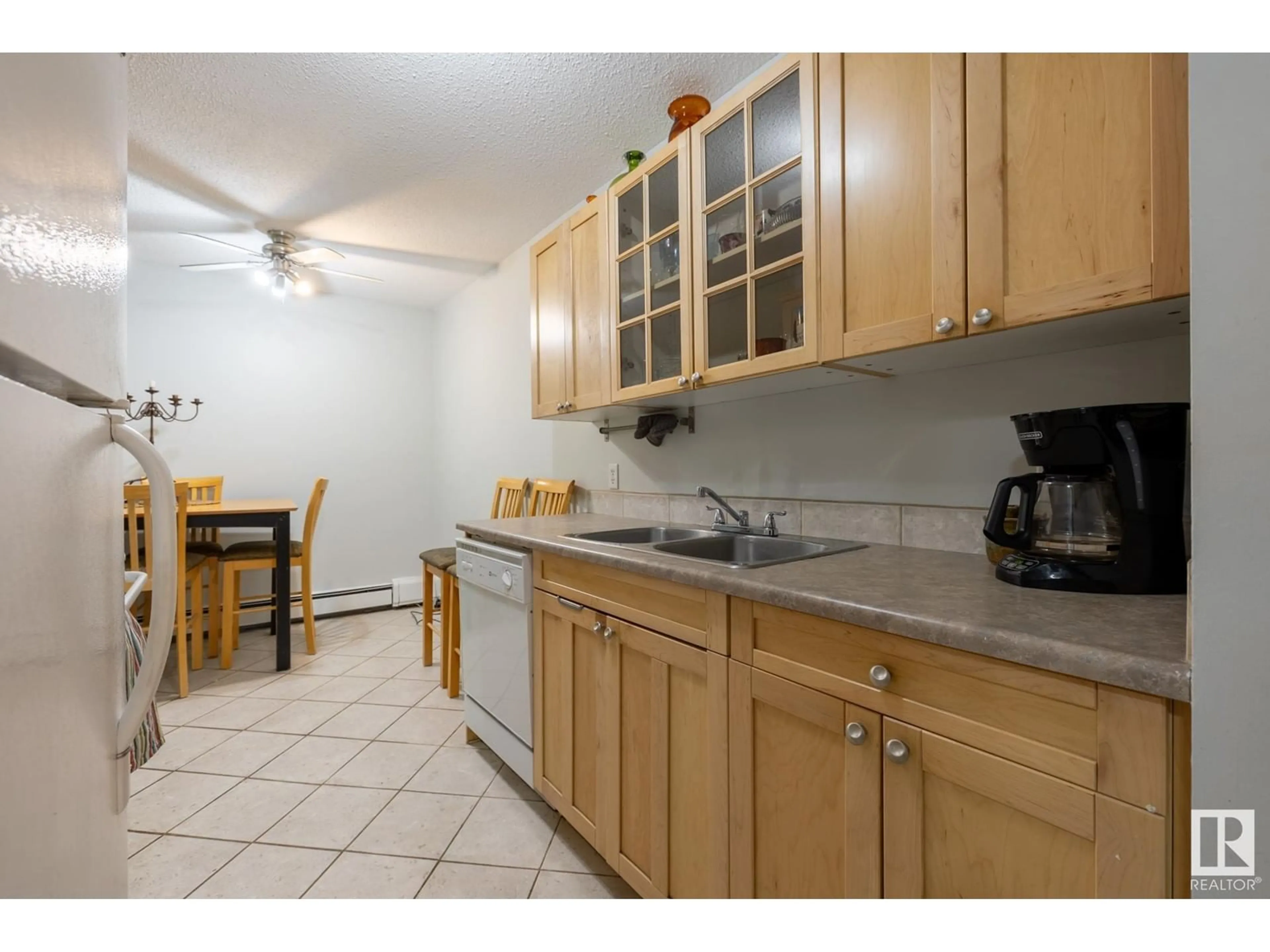 Standard kitchen for #304 10420 93 ST NW, Edmonton Alberta T5H1X7