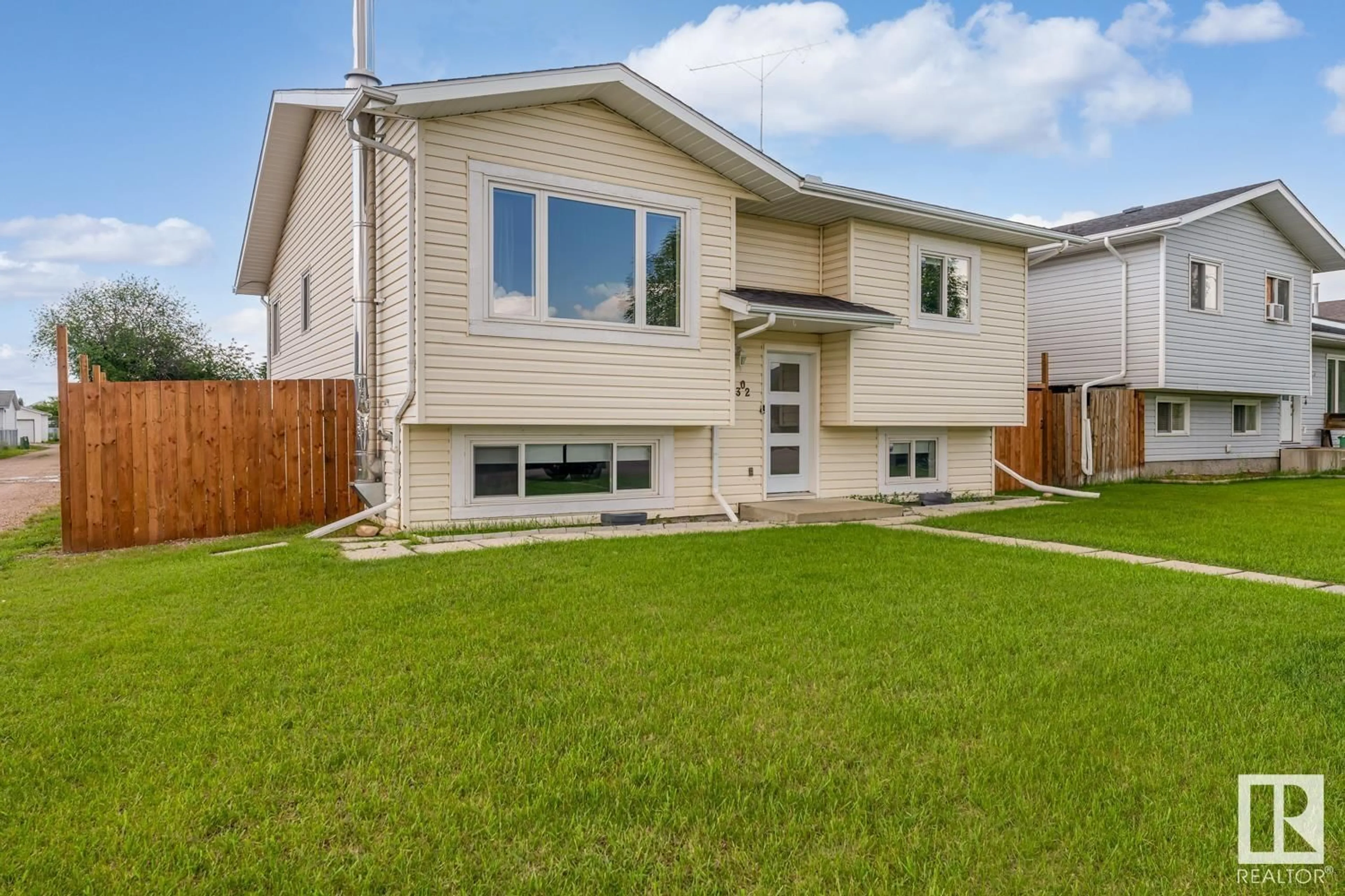 Frontside or backside of a home for 4302 39 ST, Bonnyville Town Alberta T9N2K1