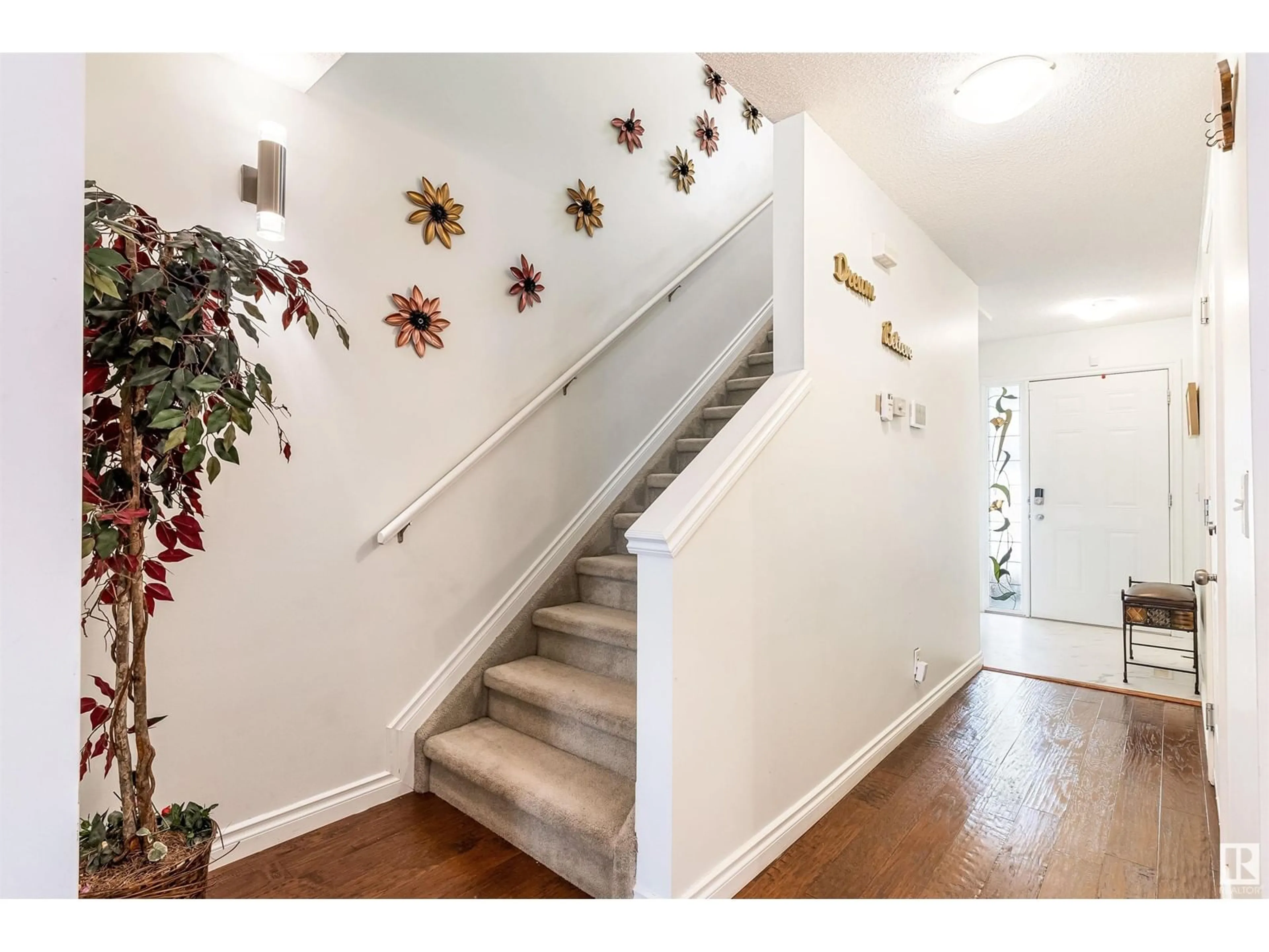 Indoor foyer for #40 171 BRINTNELL BV NW, Edmonton Alberta T5Y0C6