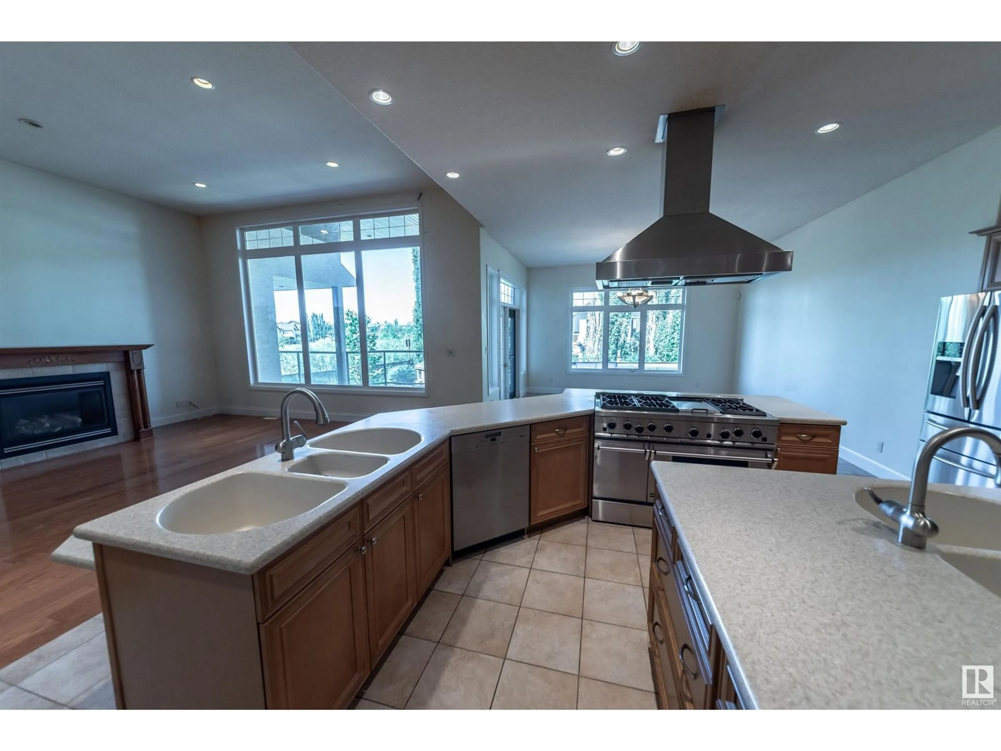 Kitchen for 1 HUNTINGTON DR, Spruce Grove Alberta T7X4K9