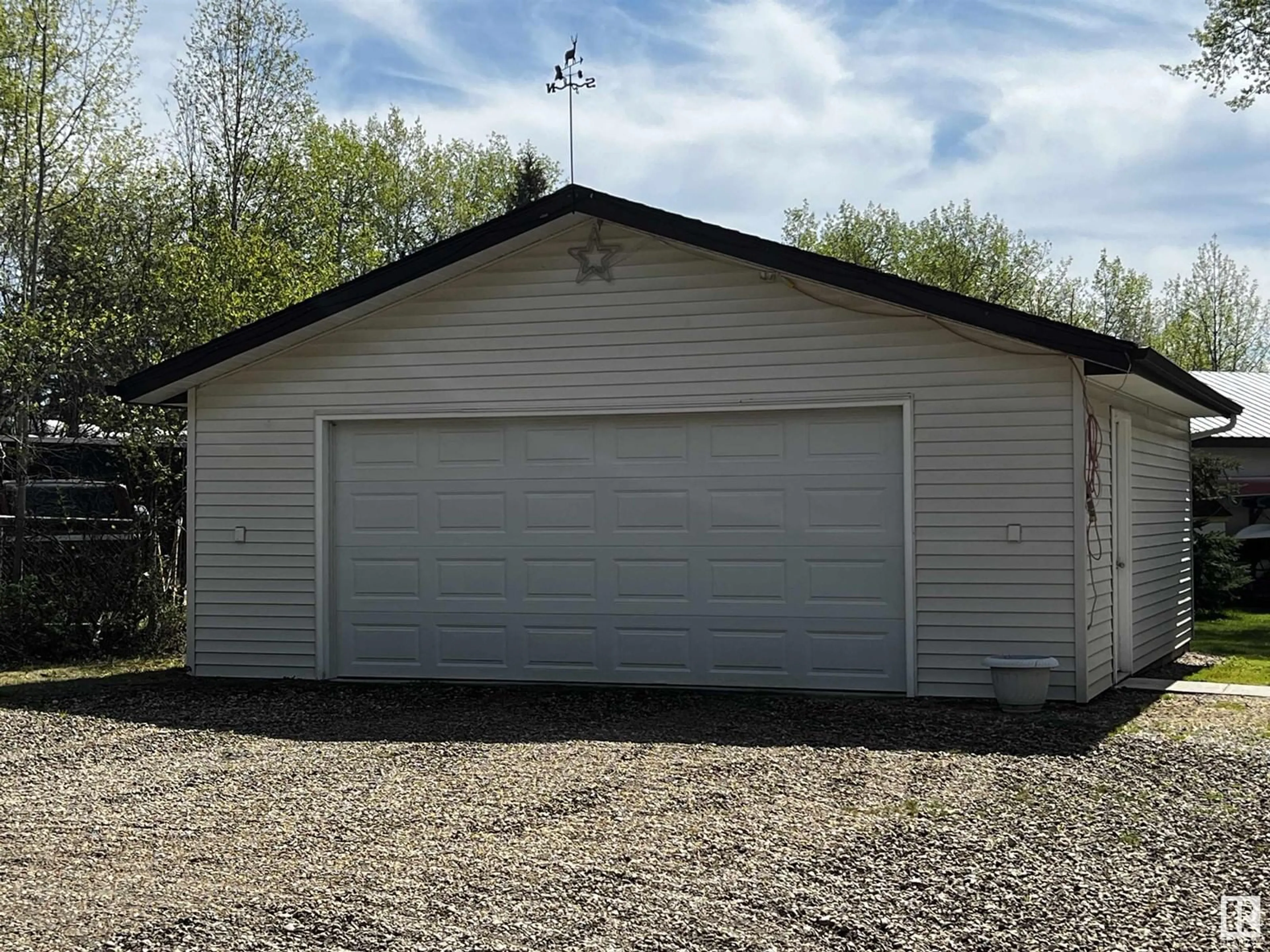 Indoor garage for 118 - 5509 TWP RD 494, Rural Brazeau County Alberta T0C1W0