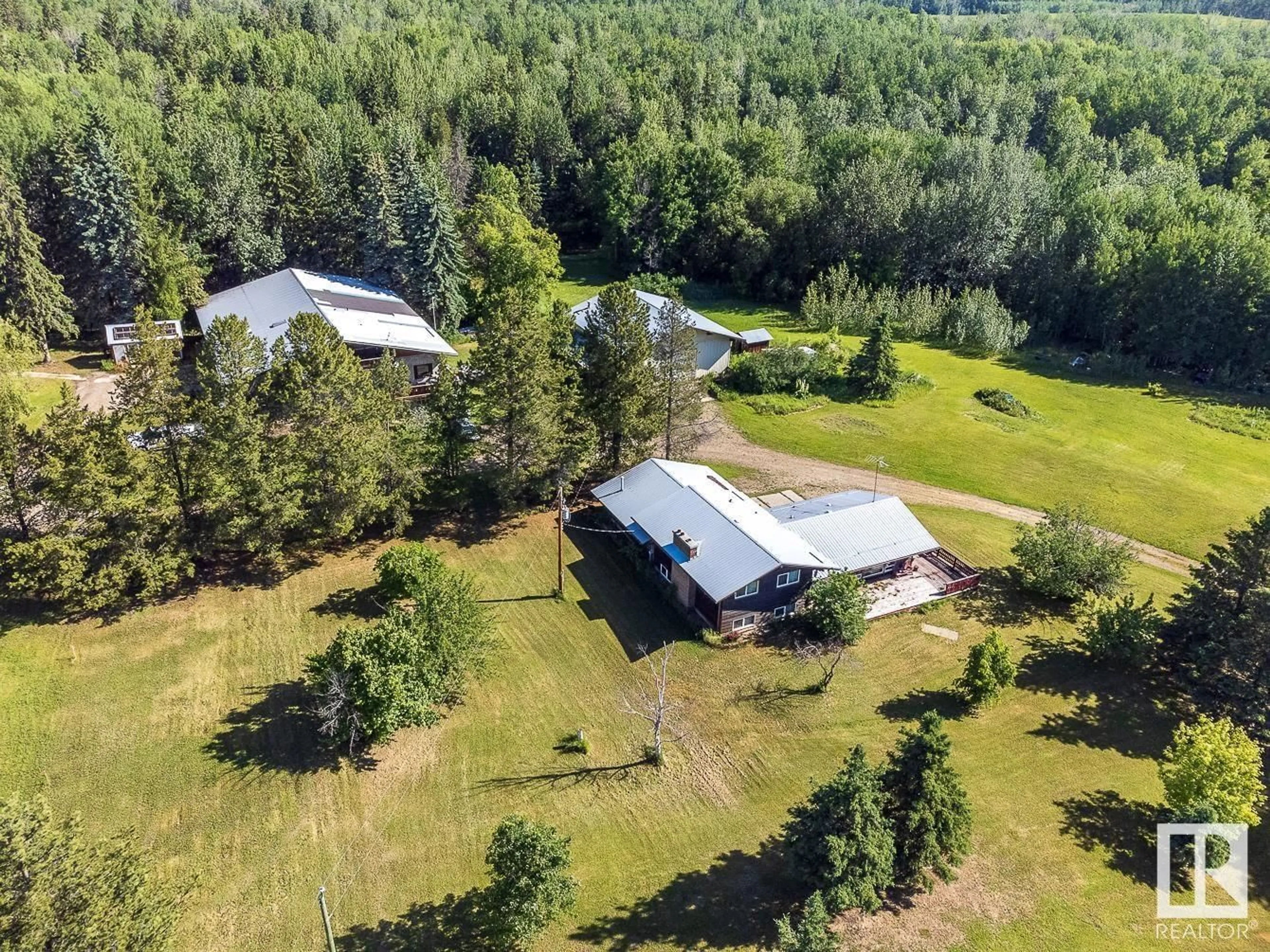 Outside view for 4012 Highway 16, Rural Parkland County Alberta T0E2K0