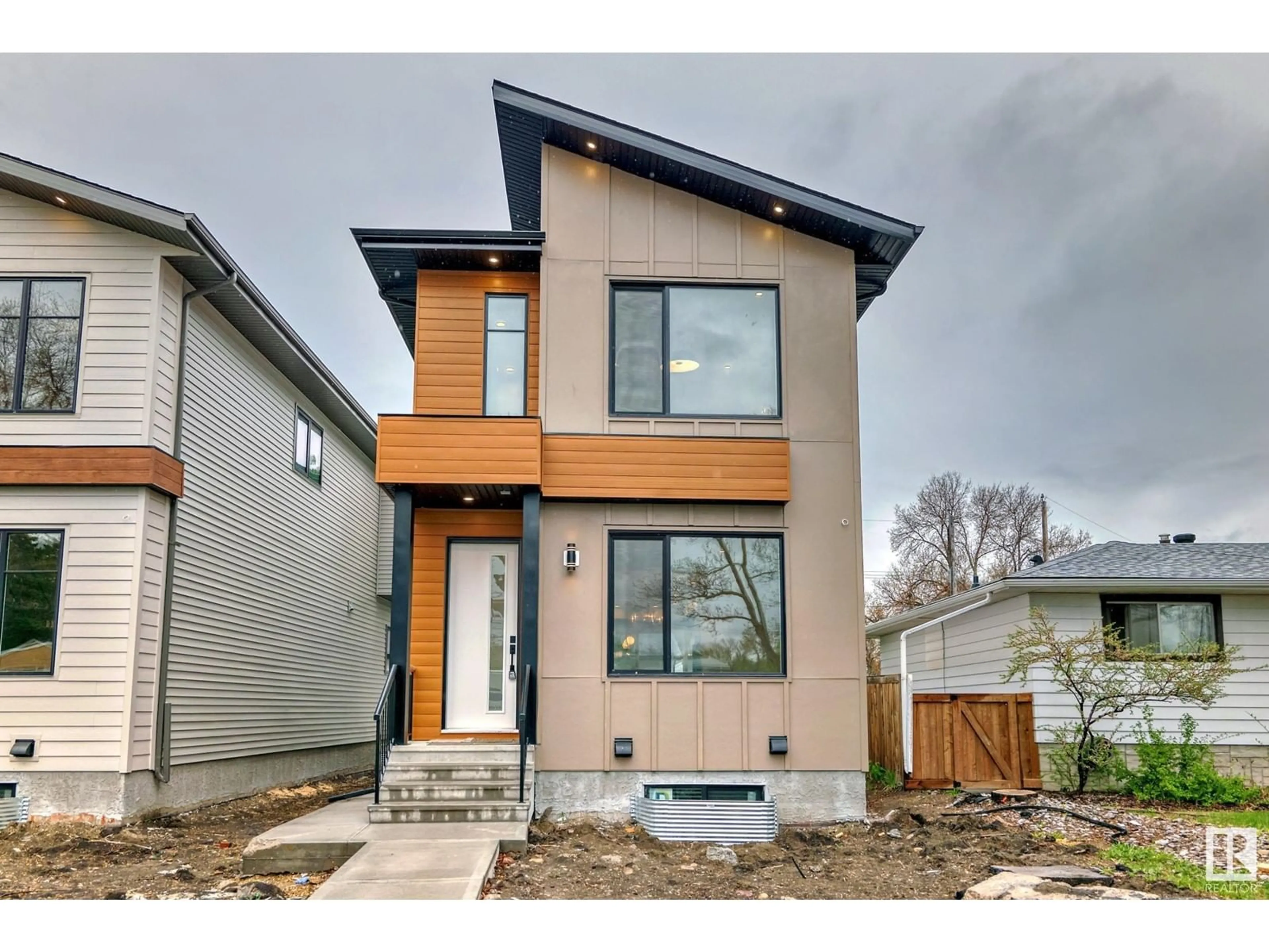 Frontside or backside of a home for 8237 93A AV NW, Edmonton Alberta T6C1V5