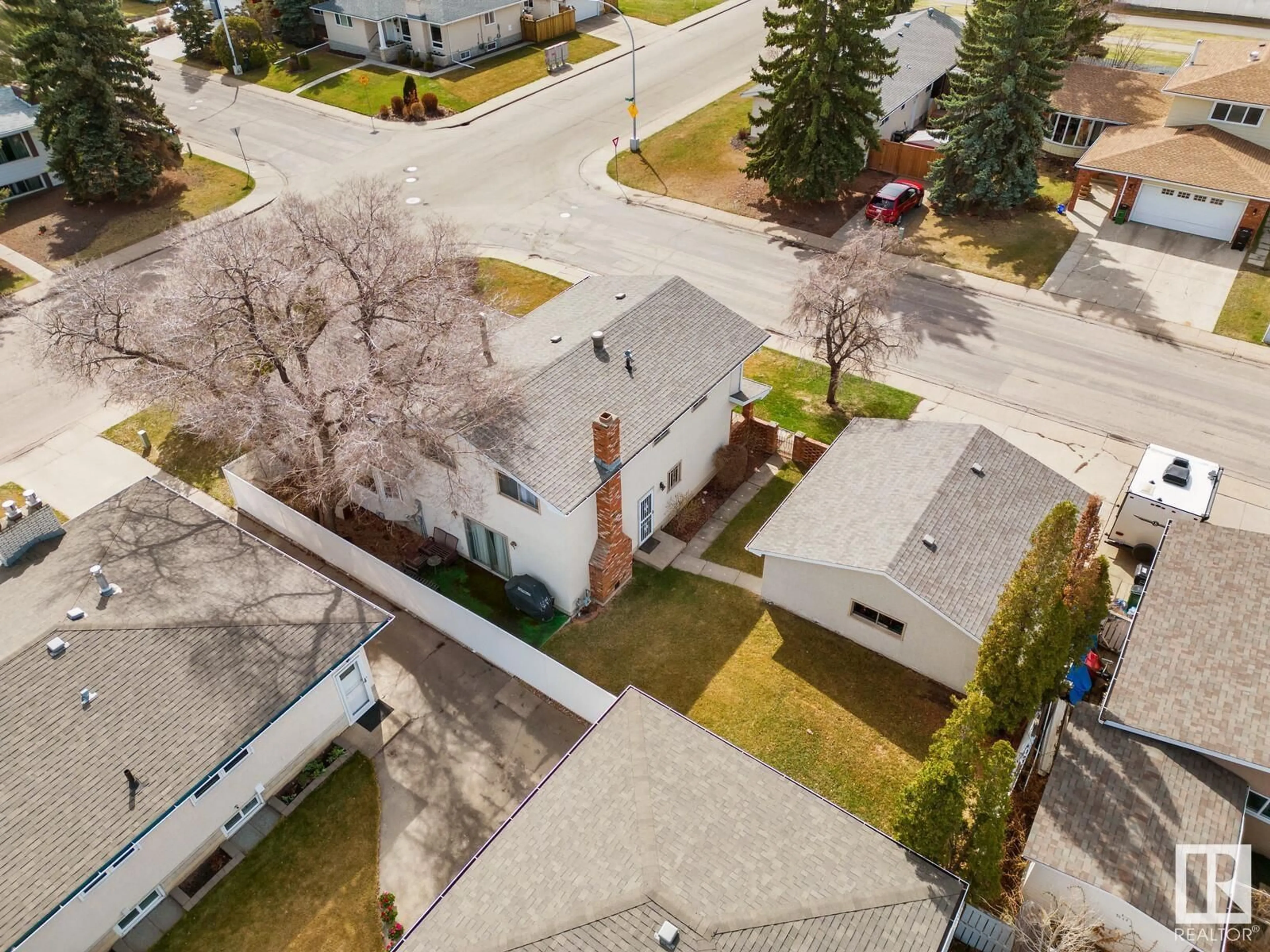 Frontside or backside of a home for 10804 41 AV NW, Edmonton Alberta T6J2S1