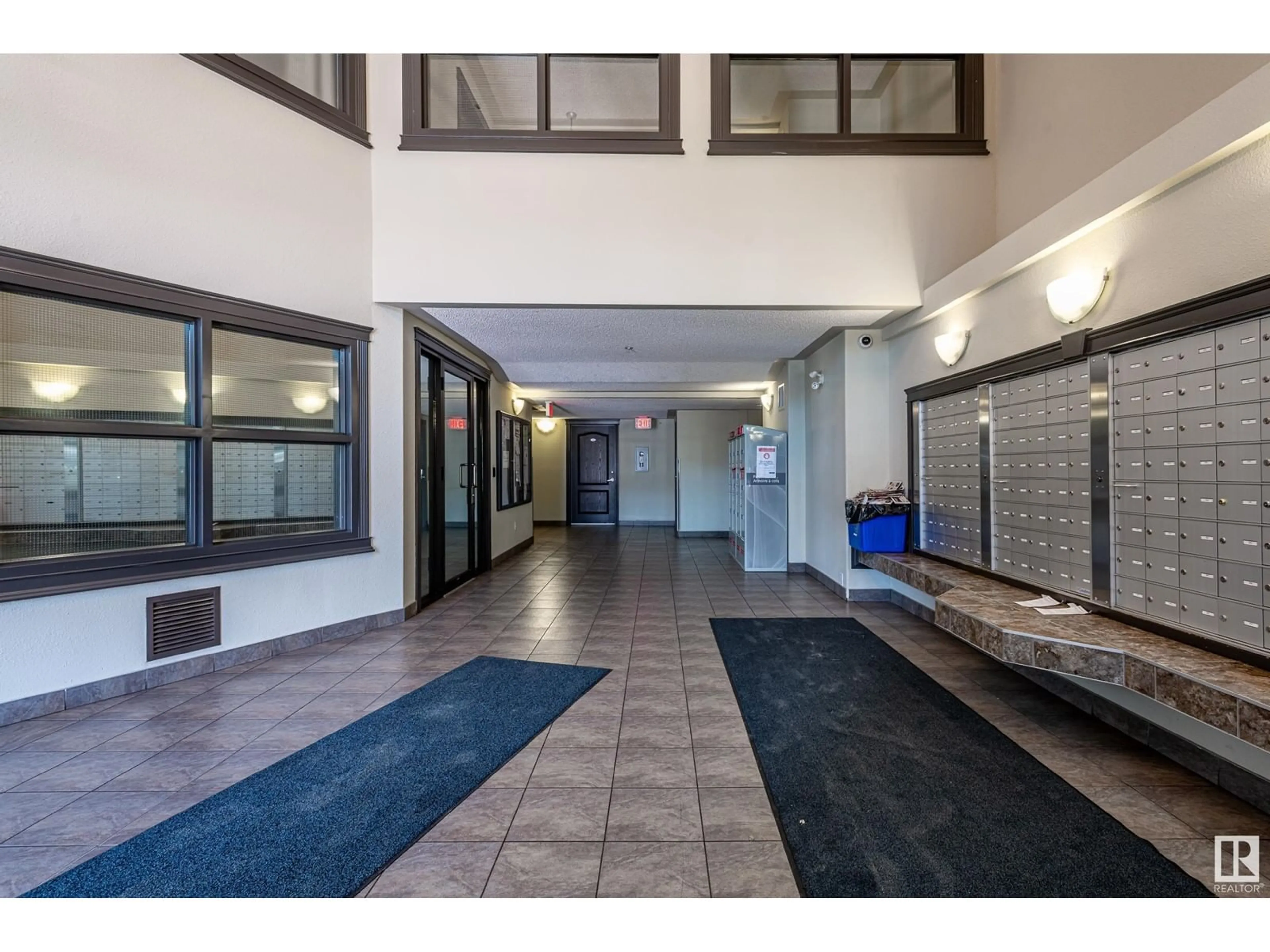 Indoor foyer for #1431 9363 SIMPSON DR NW, Edmonton Alberta T6N0N2