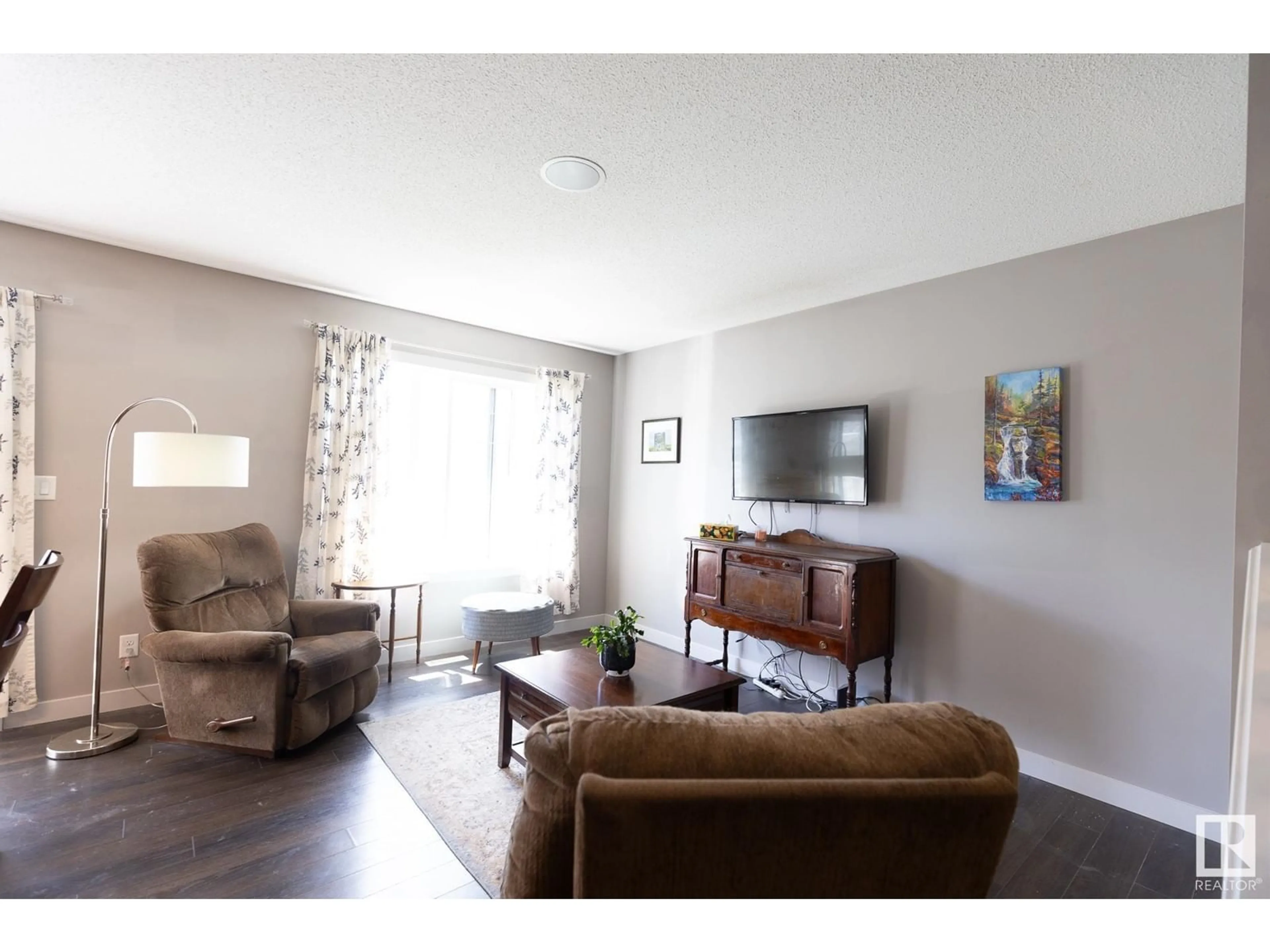 Living room for 2408 SPARROW CR NW, Edmonton Alberta T5S0G6