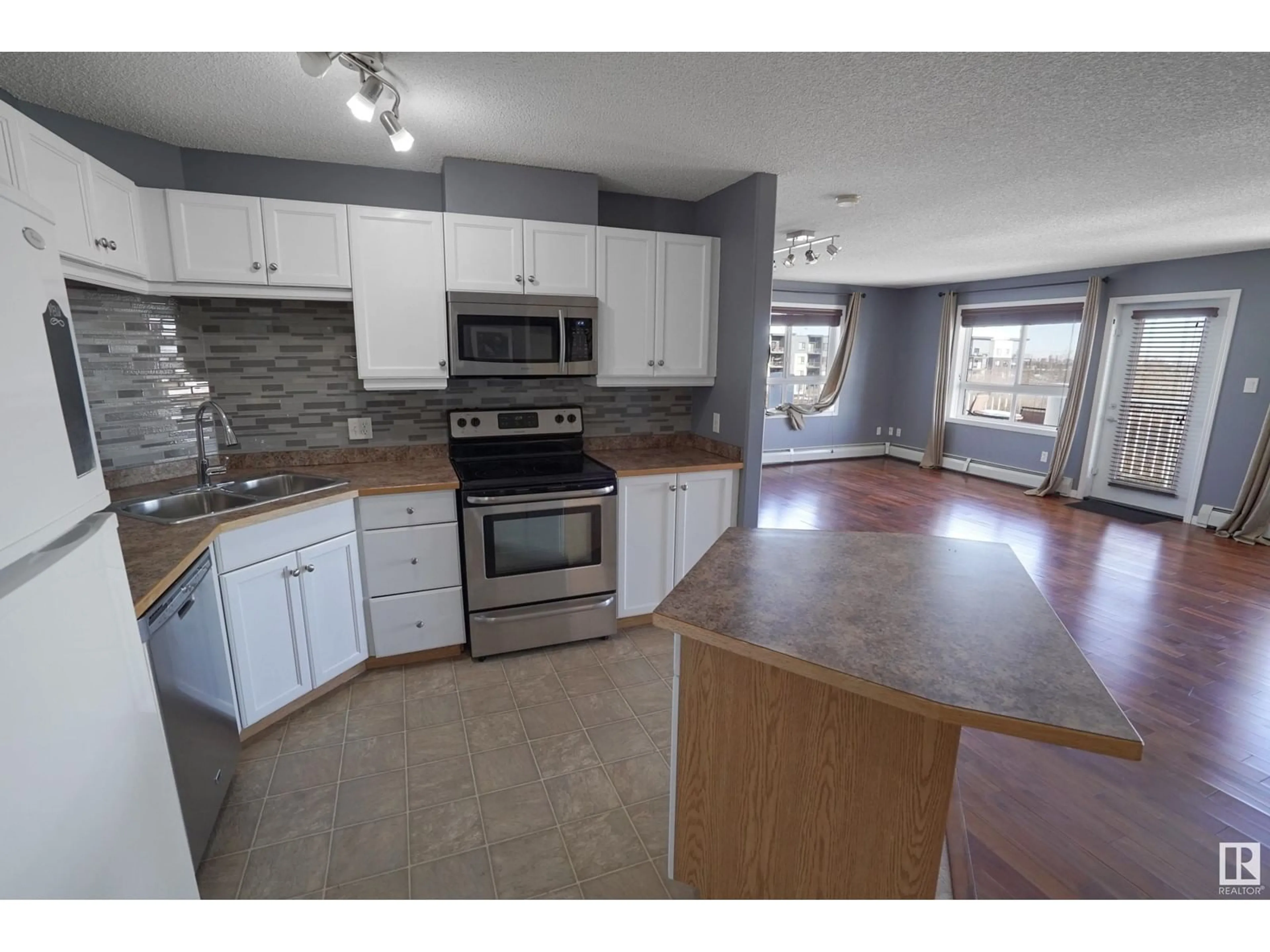 Standard kitchen for #406 5340 199 ST NW, Edmonton Alberta T6M0A5