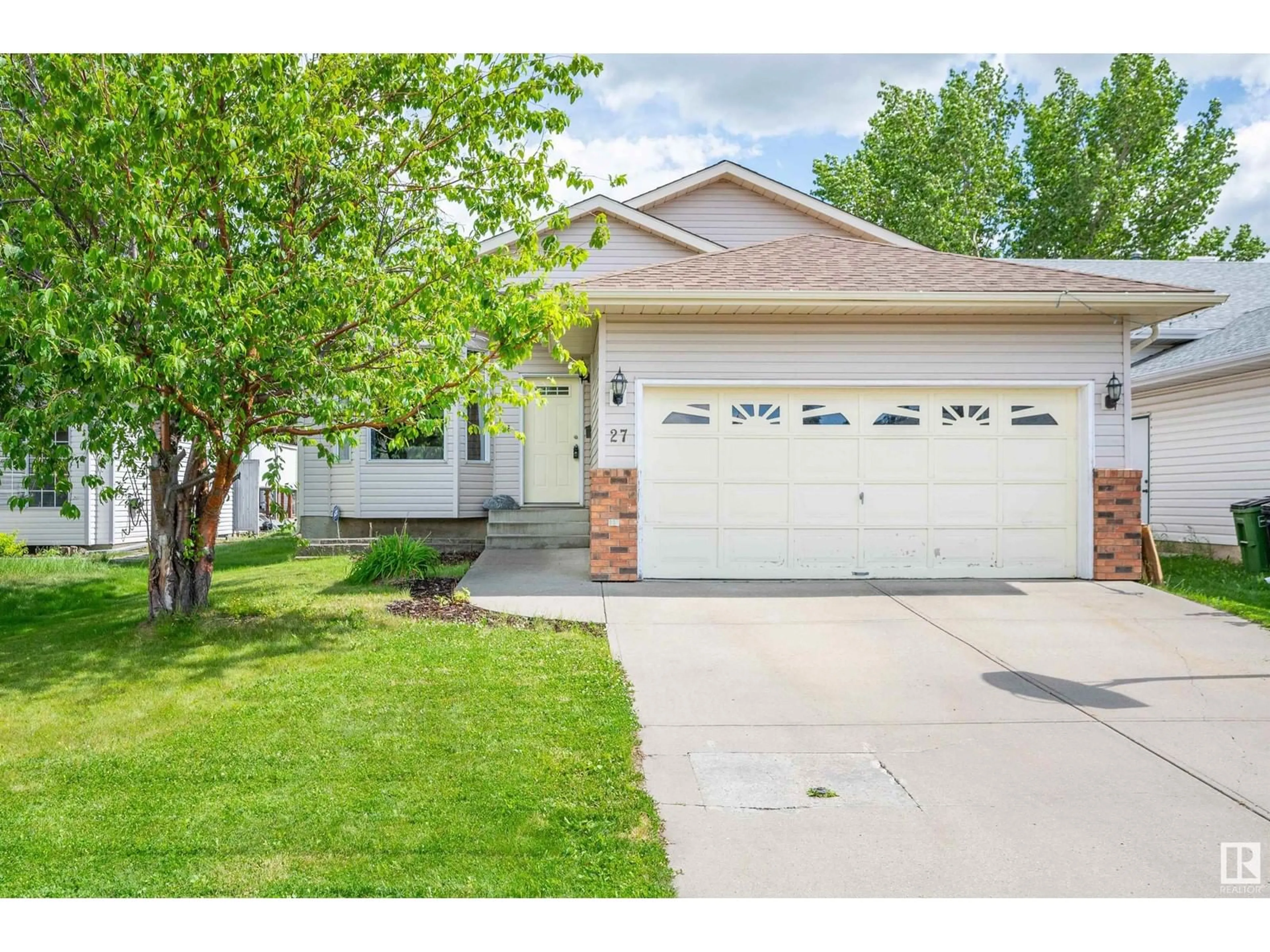 Frontside or backside of a home for 27 JEFFERSON RD NW, Edmonton Alberta T6L6M1