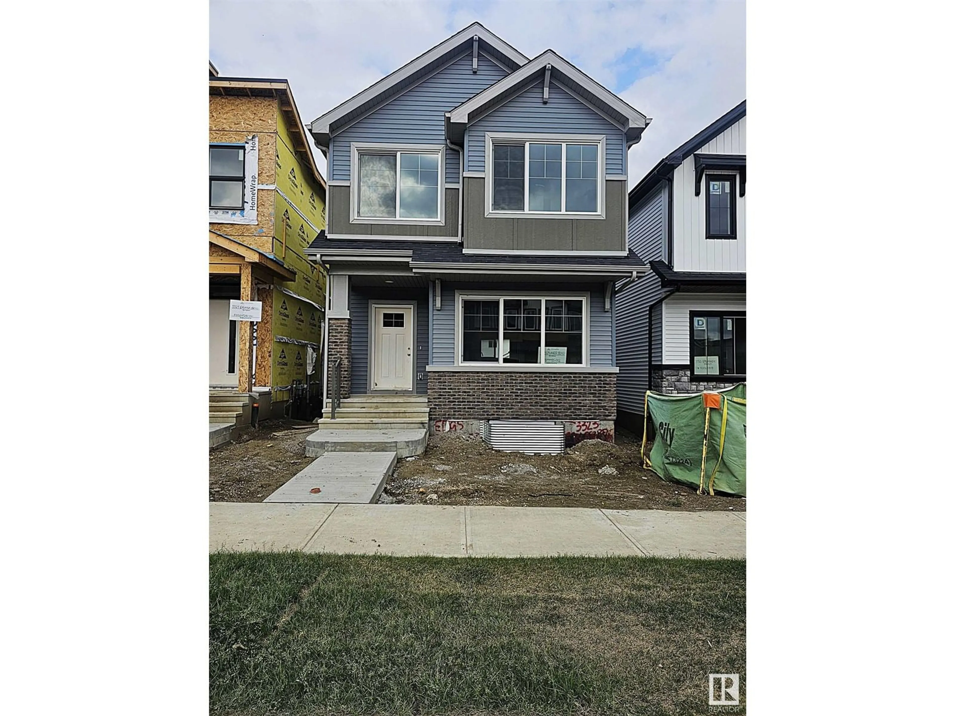 Frontside or backside of a home for 3323 Erlanger Bend NW, Edmonton Alberta T6M3A6