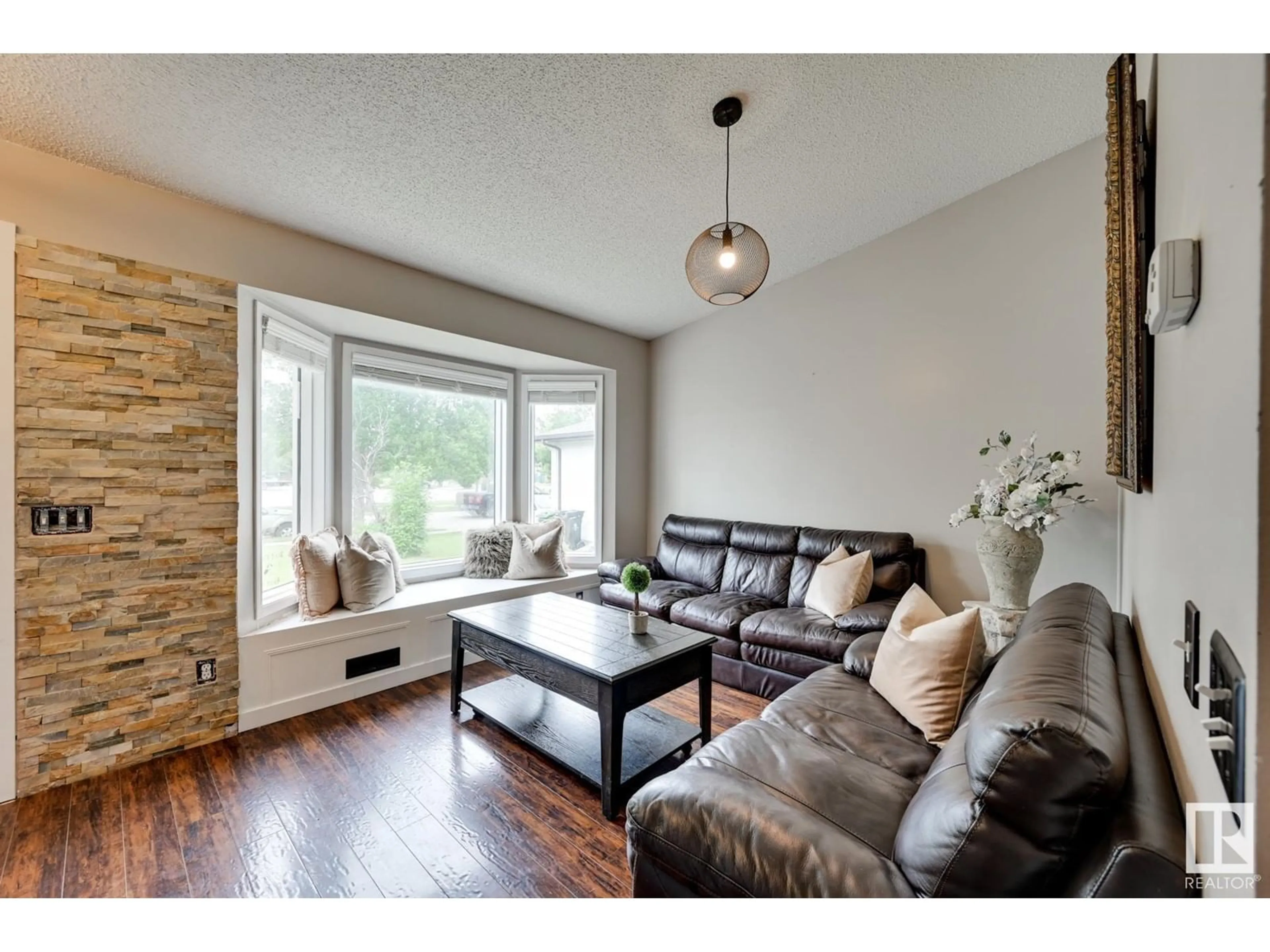 Living room for 14 WESTPARK WY, Fort Saskatchewan Alberta T8L3W8