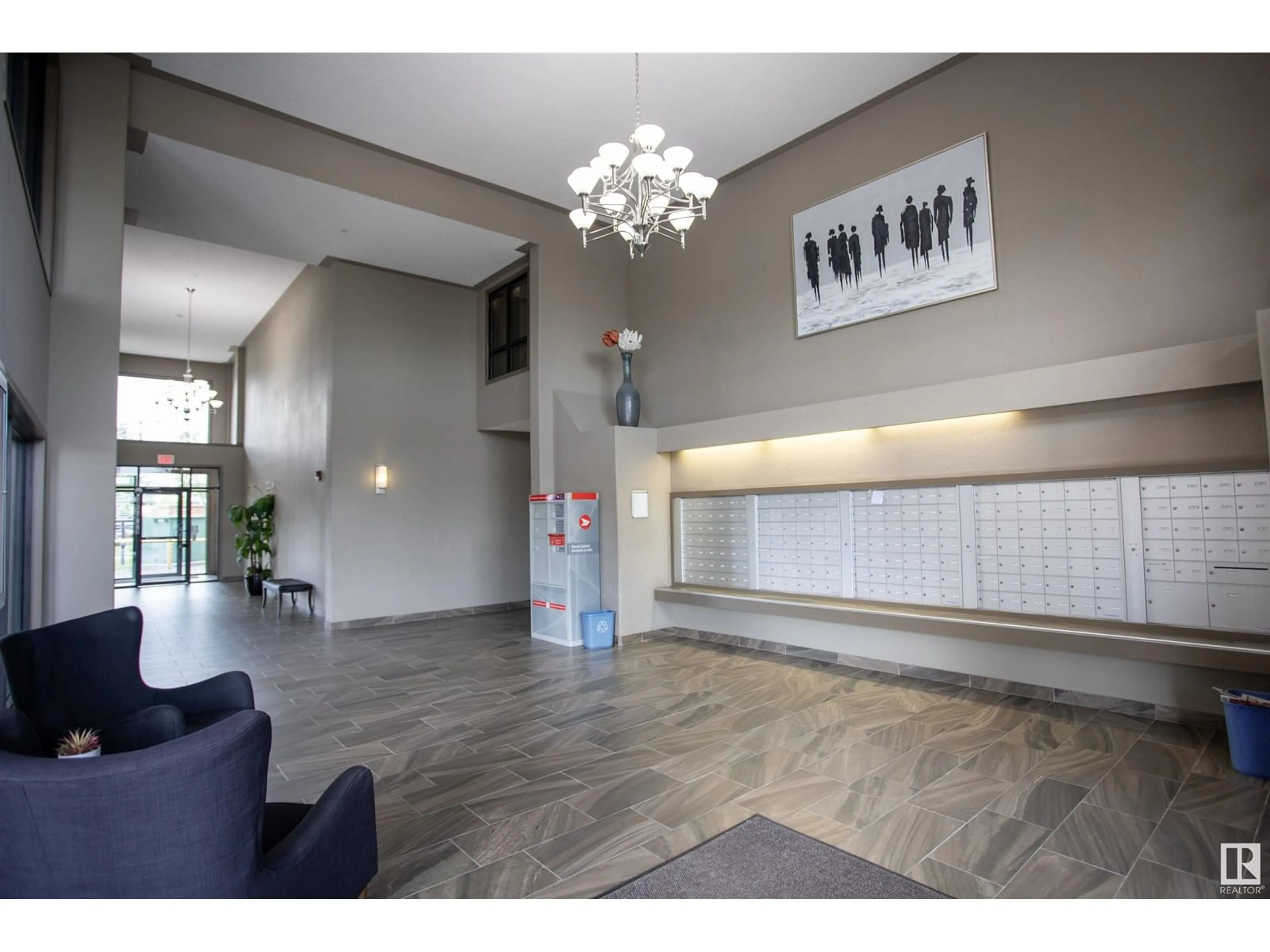 Indoor lobby for #343 1520 HAMMOND GA NW, Edmonton Alberta T6M0J4