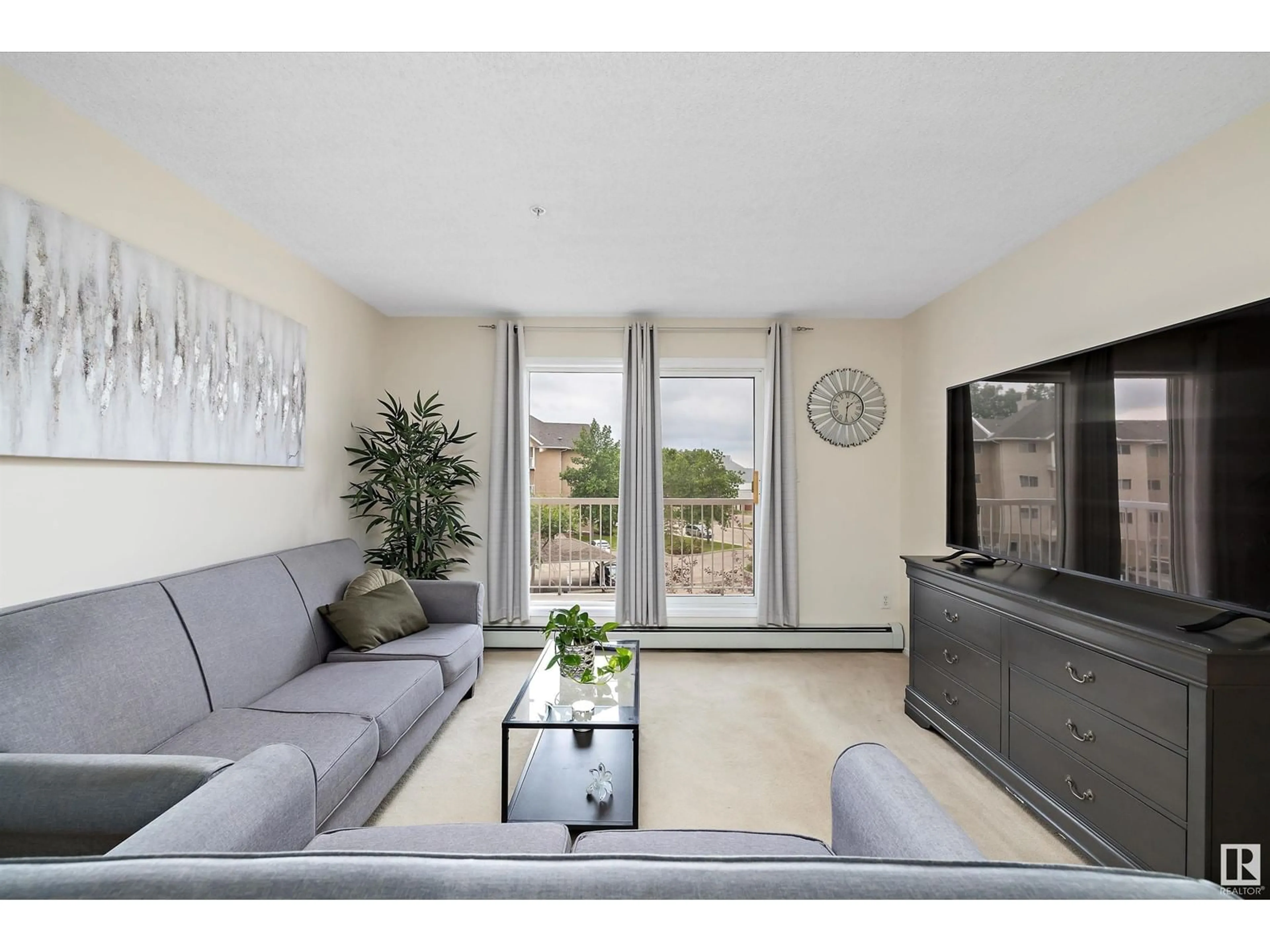 Living room for #337 17447 98A AV NW, Edmonton Alberta T5T6M4