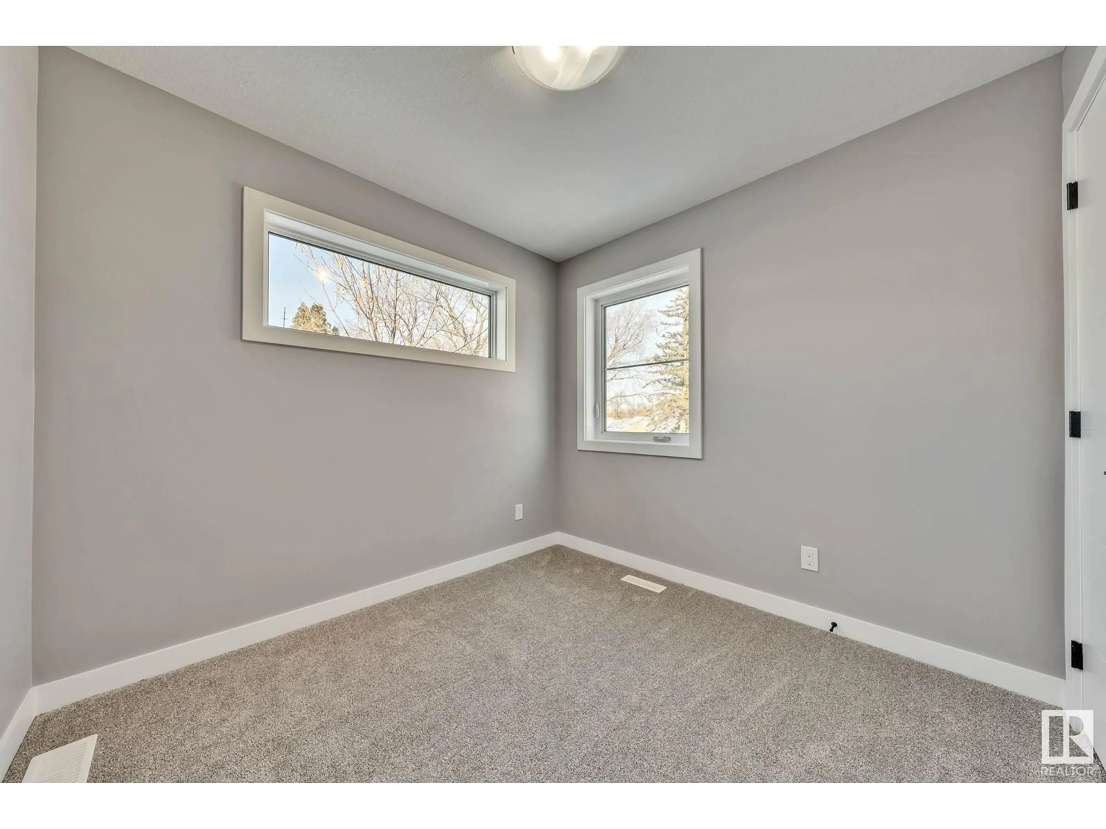 A pic of a room for 11124 96 ST NW, Edmonton Alberta T5G1S7