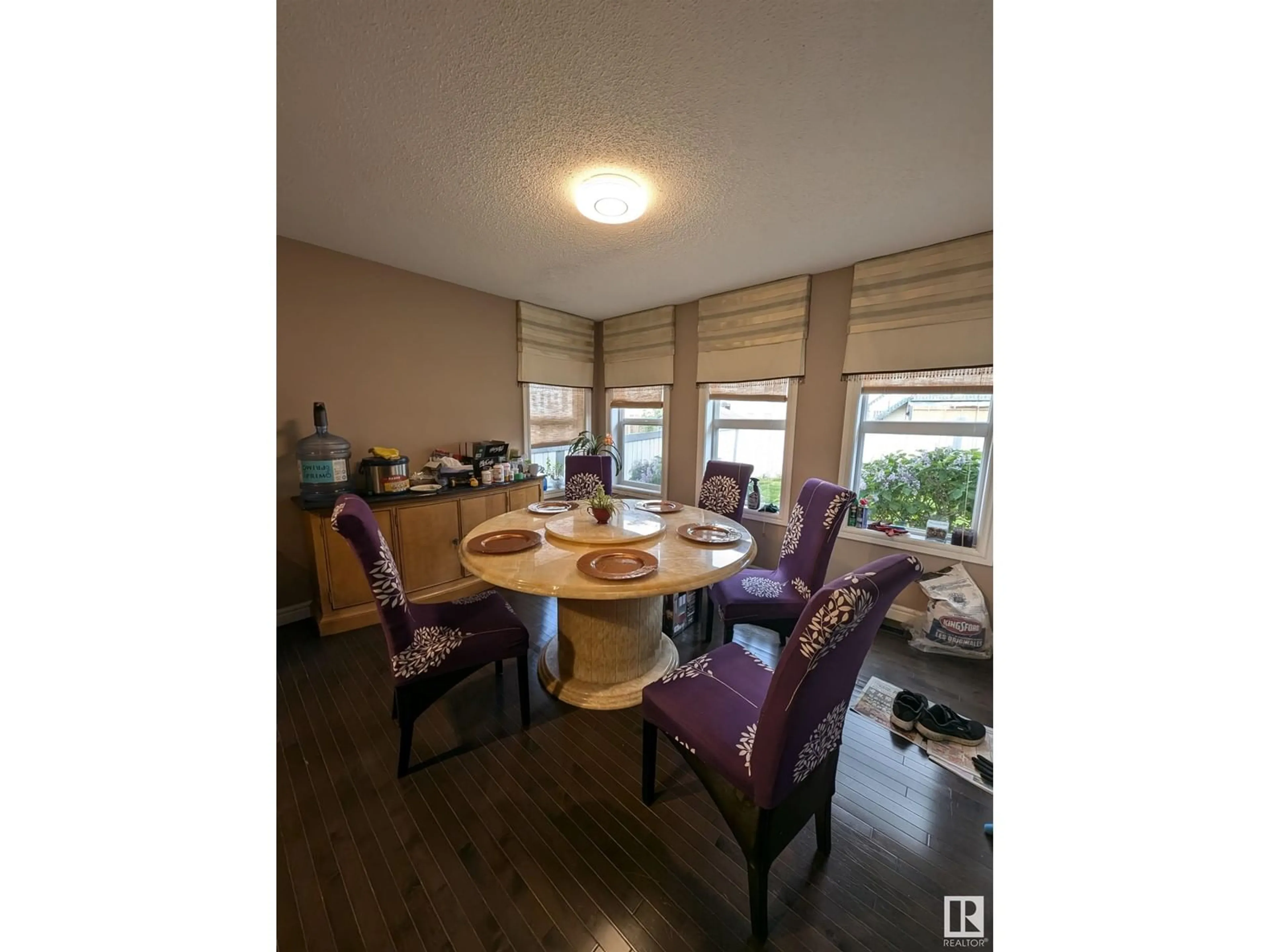 Dining room for 4124 157 AV NW NW, Edmonton Alberta T5Y0E1