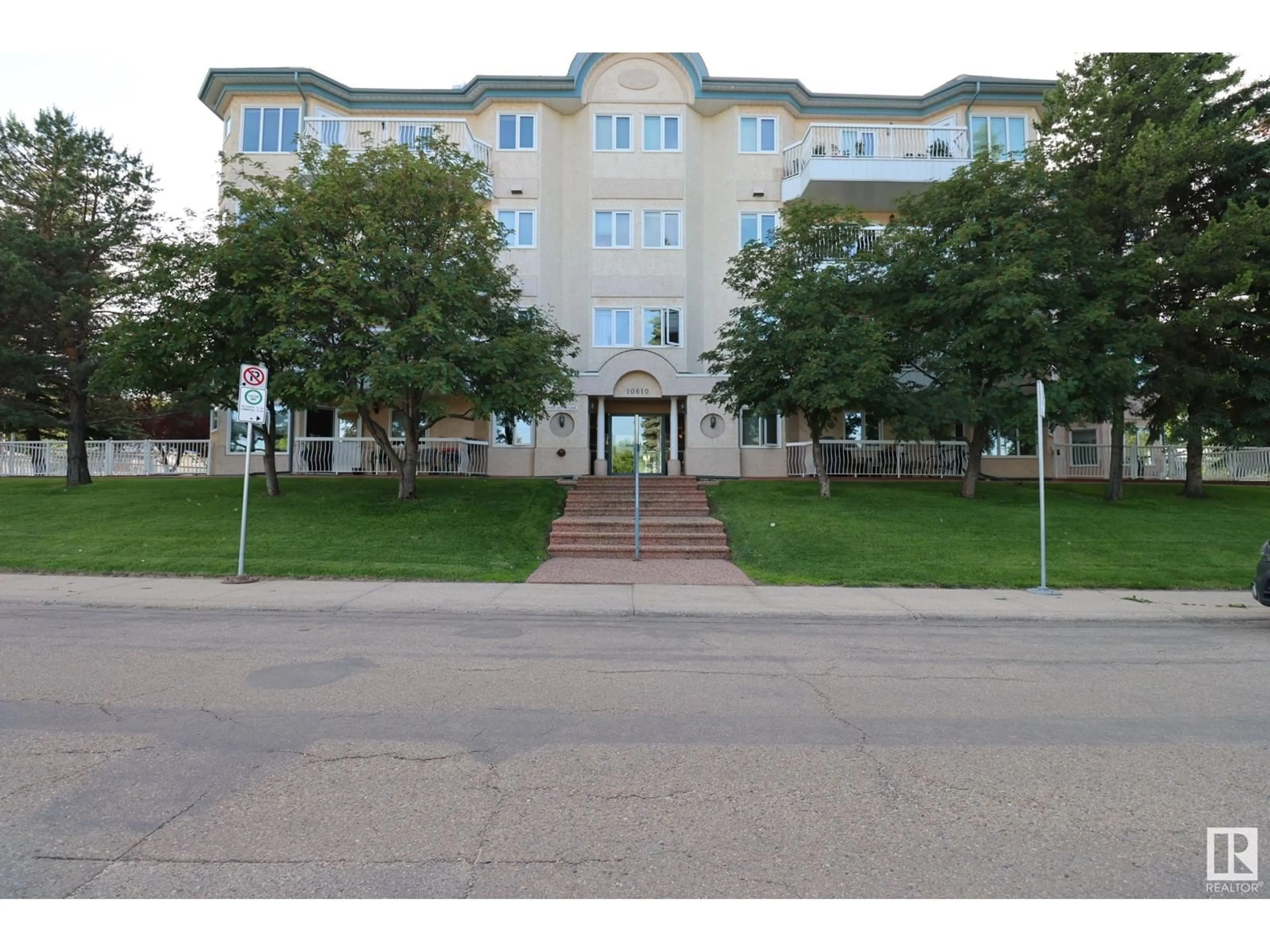 A pic from exterior of the house or condo for #309 10610 76 ST NW, Edmonton Alberta T6A3Y9