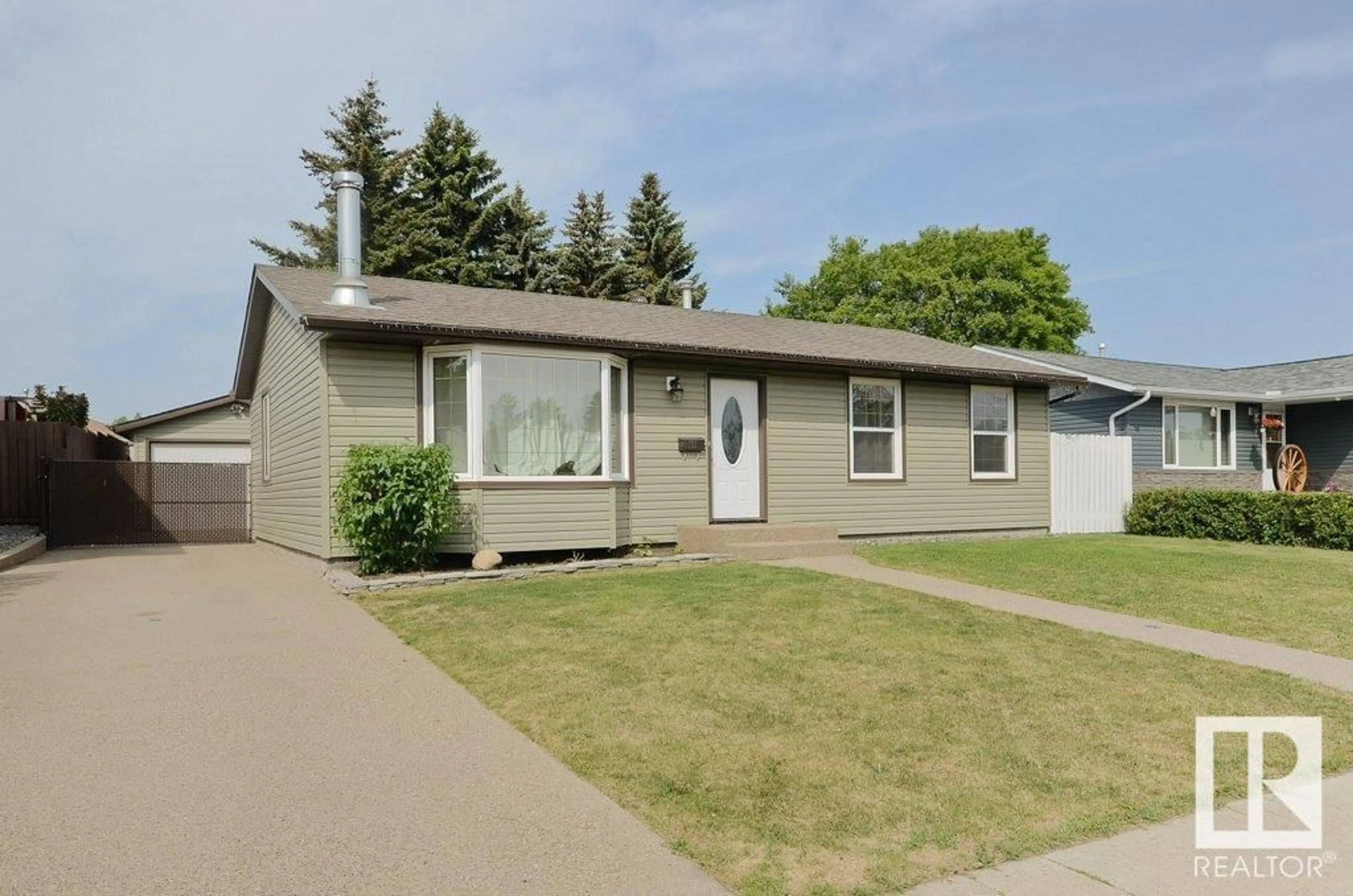 Frontside or backside of a home for 101 HARROW CI NW, Edmonton Alberta T5A2S4