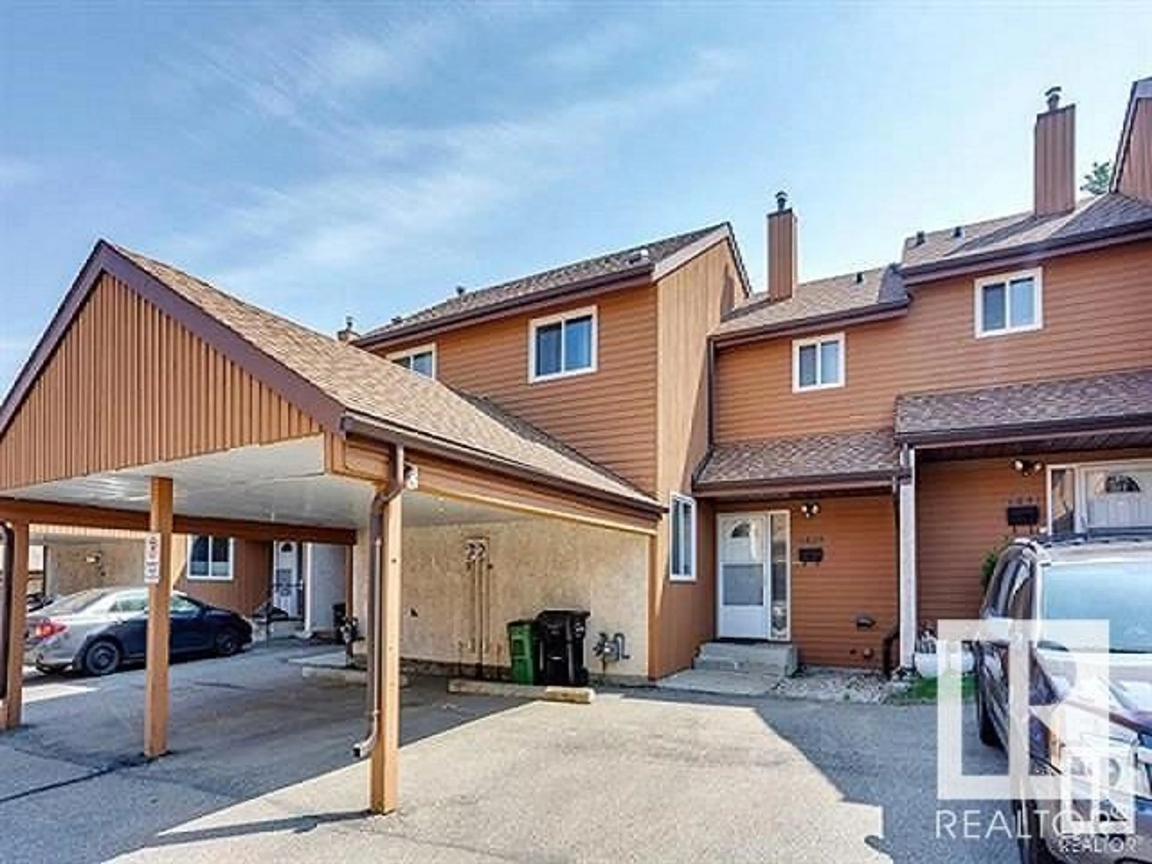 A pic from exterior of the house or condo for 18629 66 AV NW NW, Edmonton Alberta T5T2M3