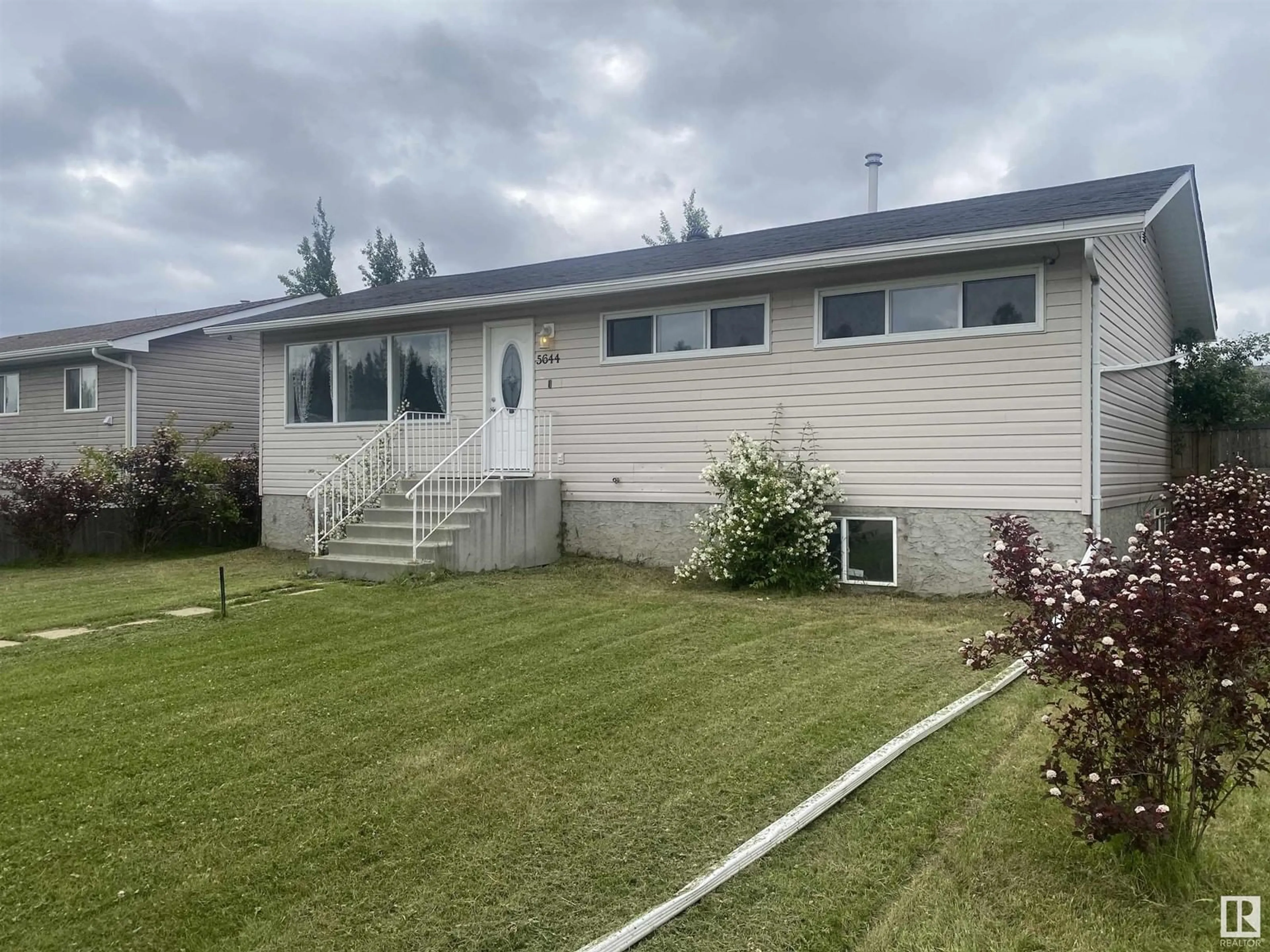 Frontside or backside of a home for 5644 52 ST, Wabamun Alberta T0E2K0