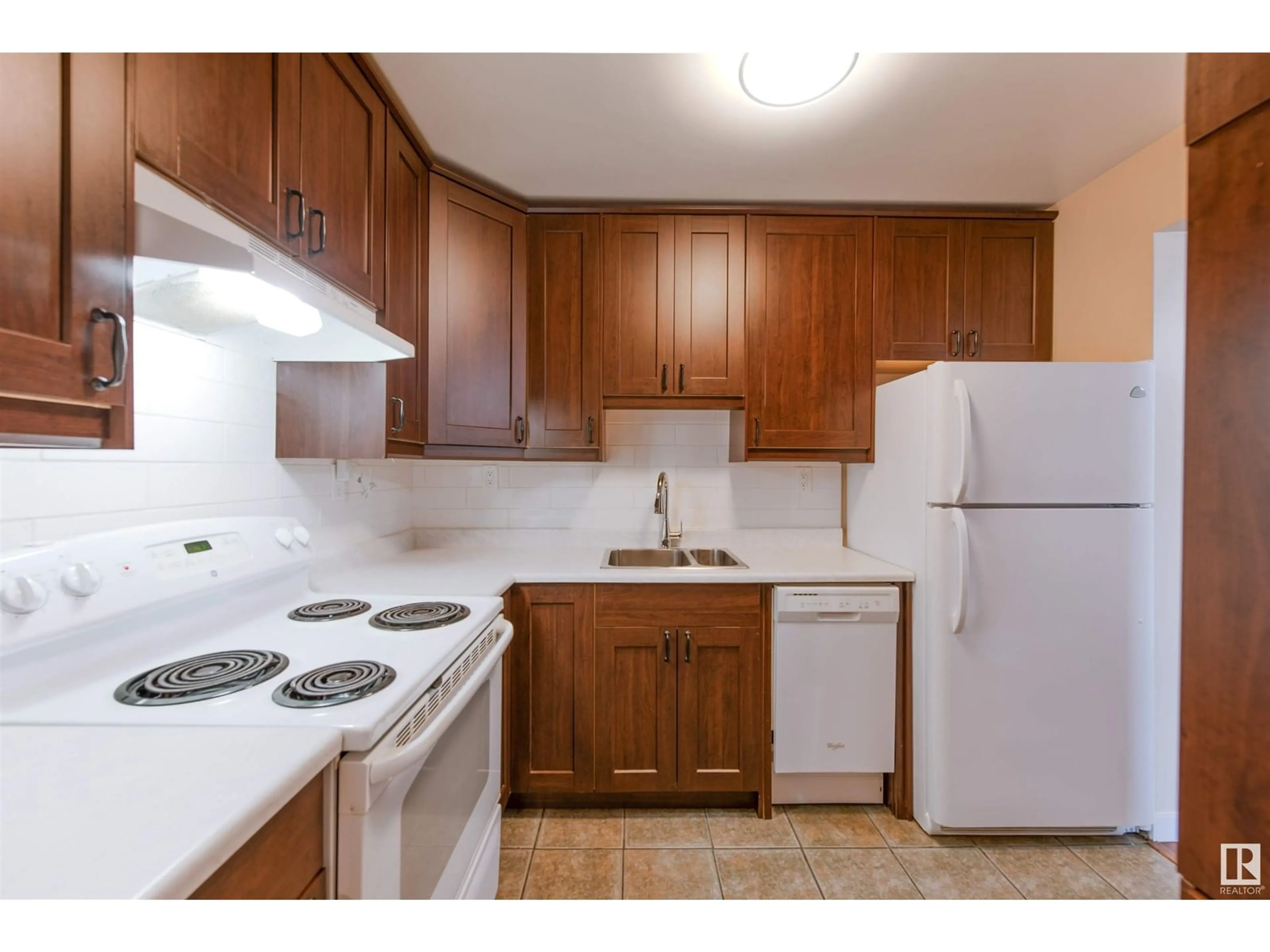 Standard kitchen for #402 1628 48 ST NW, Edmonton Alberta T6L5P2