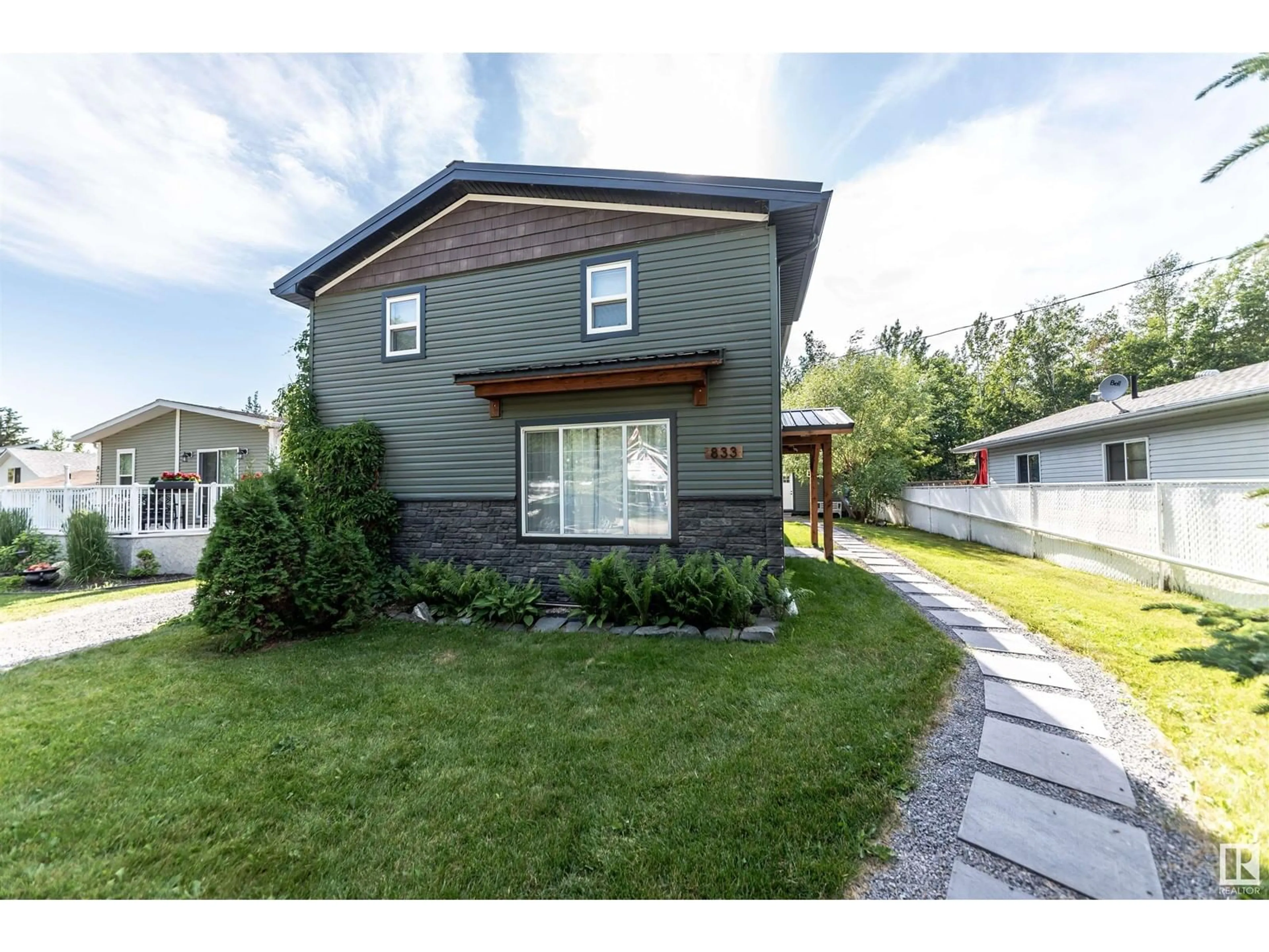 Frontside or backside of a home for 833 8 ST, Rural Lac Ste. Anne County Alberta T0E1A0