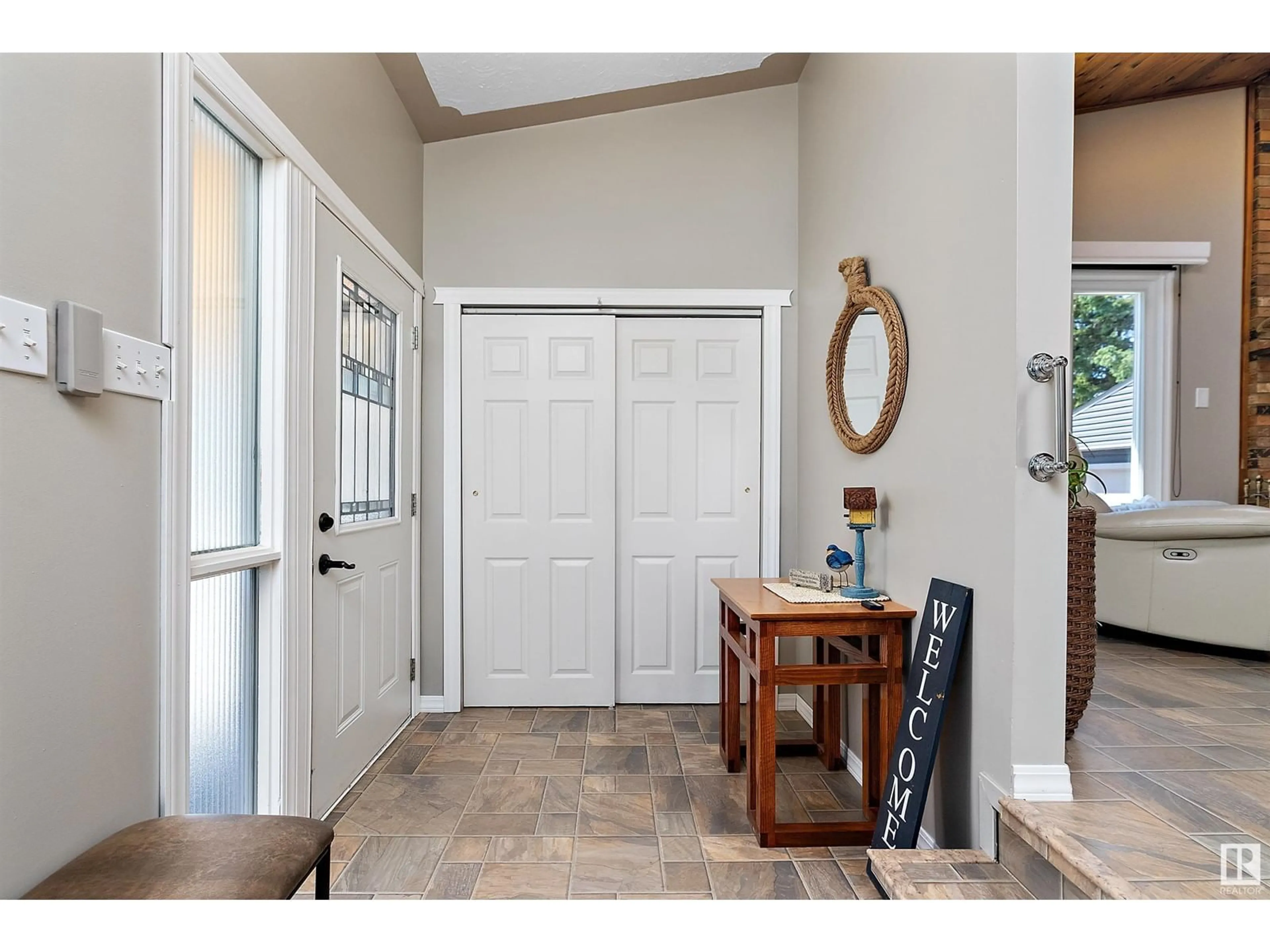 Indoor entryway for 4804 52 ST, Thorsby Alberta T0C2P0