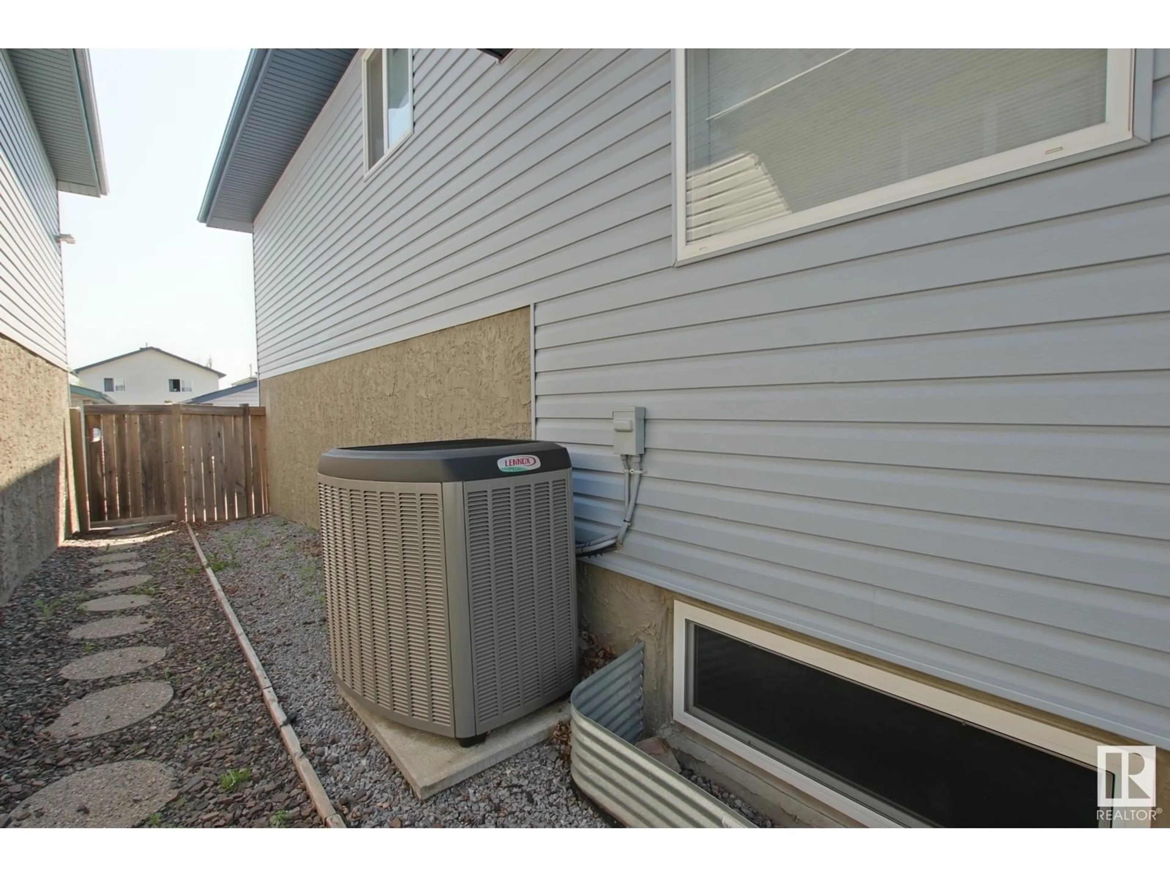 A pic from exterior of the house or condo for 2119 36 AV NW, Edmonton Alberta T6T1S3