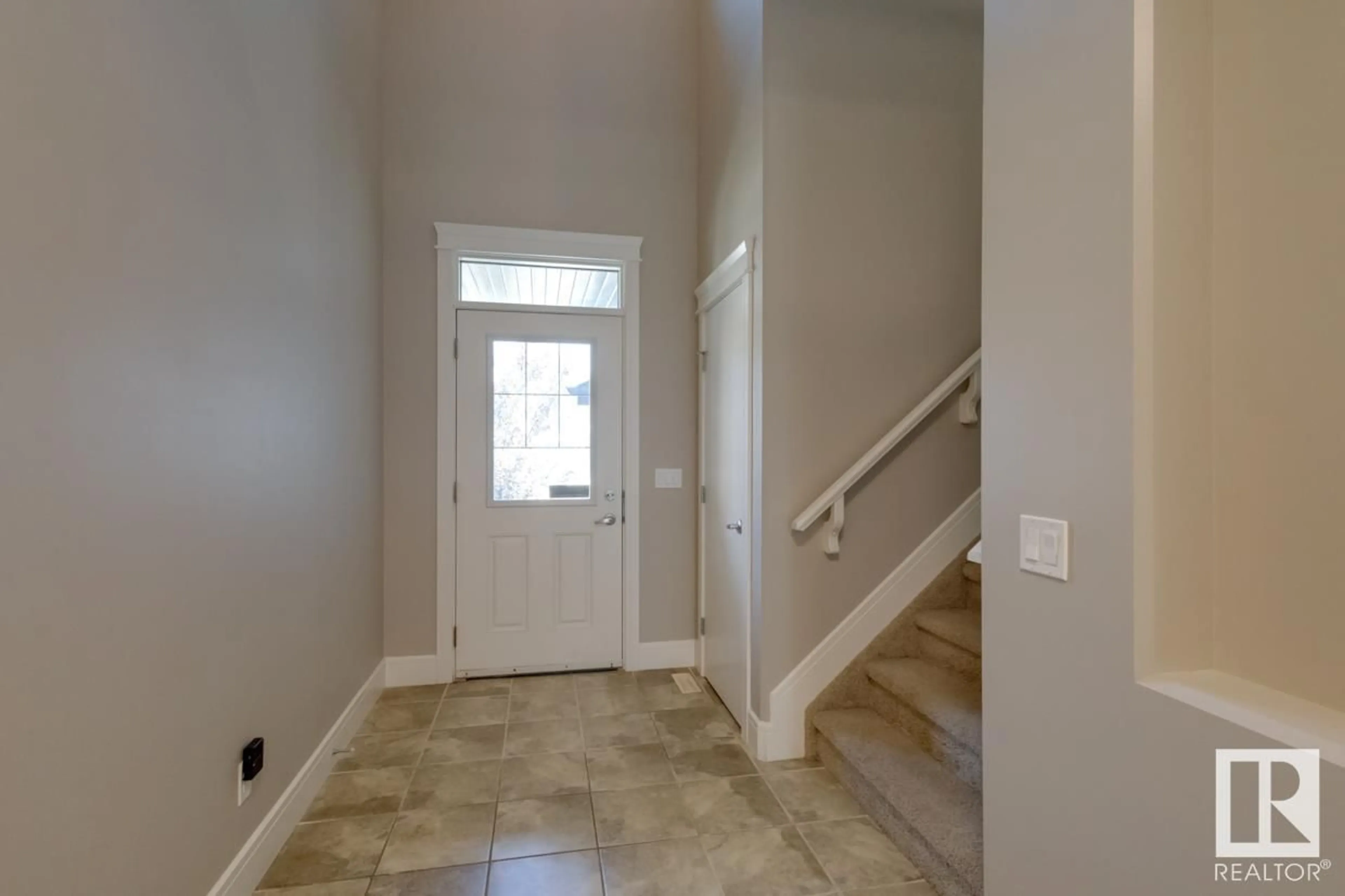 Indoor entryway for 3257 ABBOTT CR SW, Edmonton Alberta T6W2M4