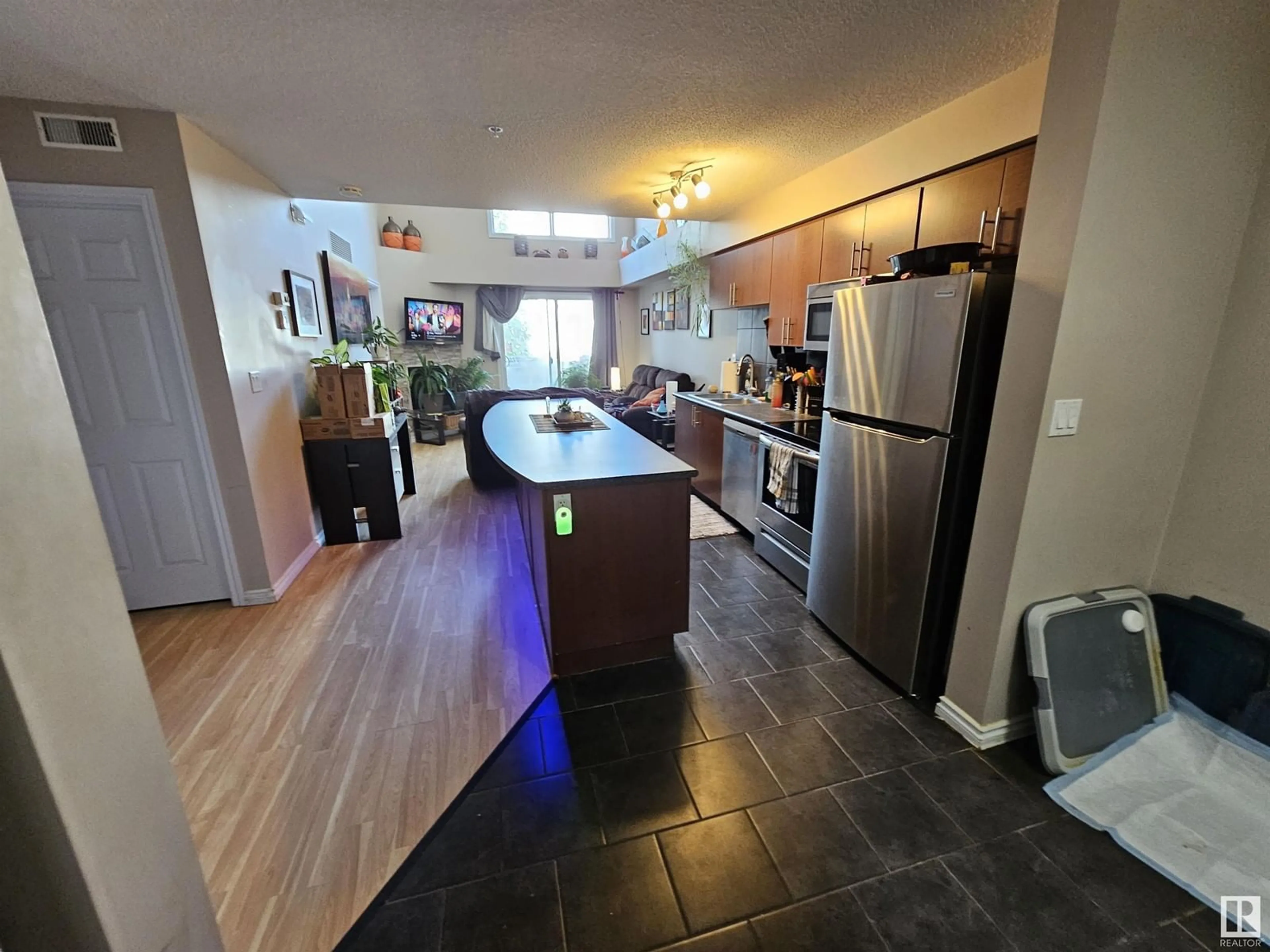 Kitchen for #412 10118 106 AV NW, Edmonton Alberta T5J3S4