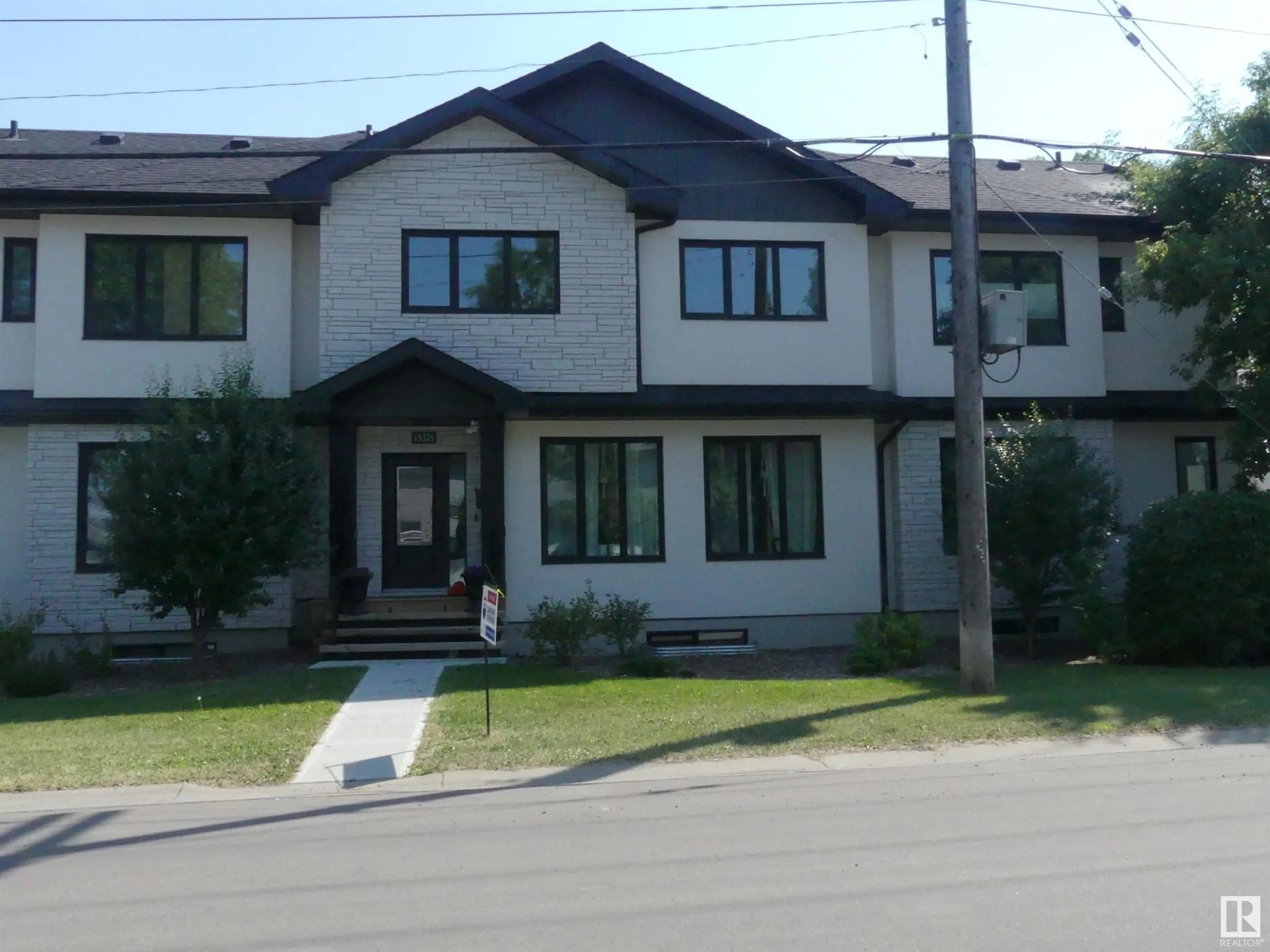 A pic from exterior of the house or condo for 15325 97 AV NW, Edmonton Alberta T5X5V3