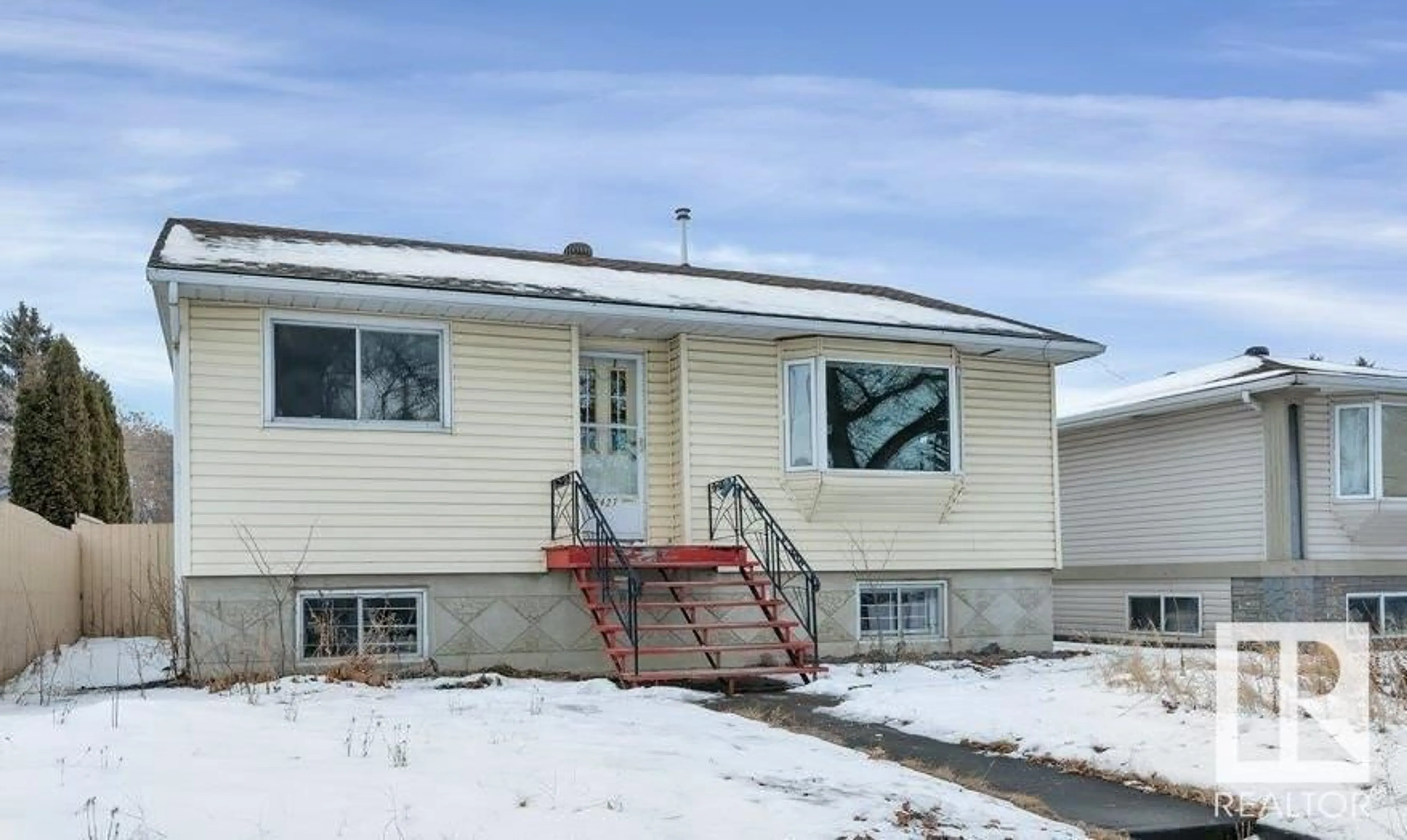 A pic from exterior of the house or condo for 12427 96 ST NW, Edmonton Alberta T5G1W6