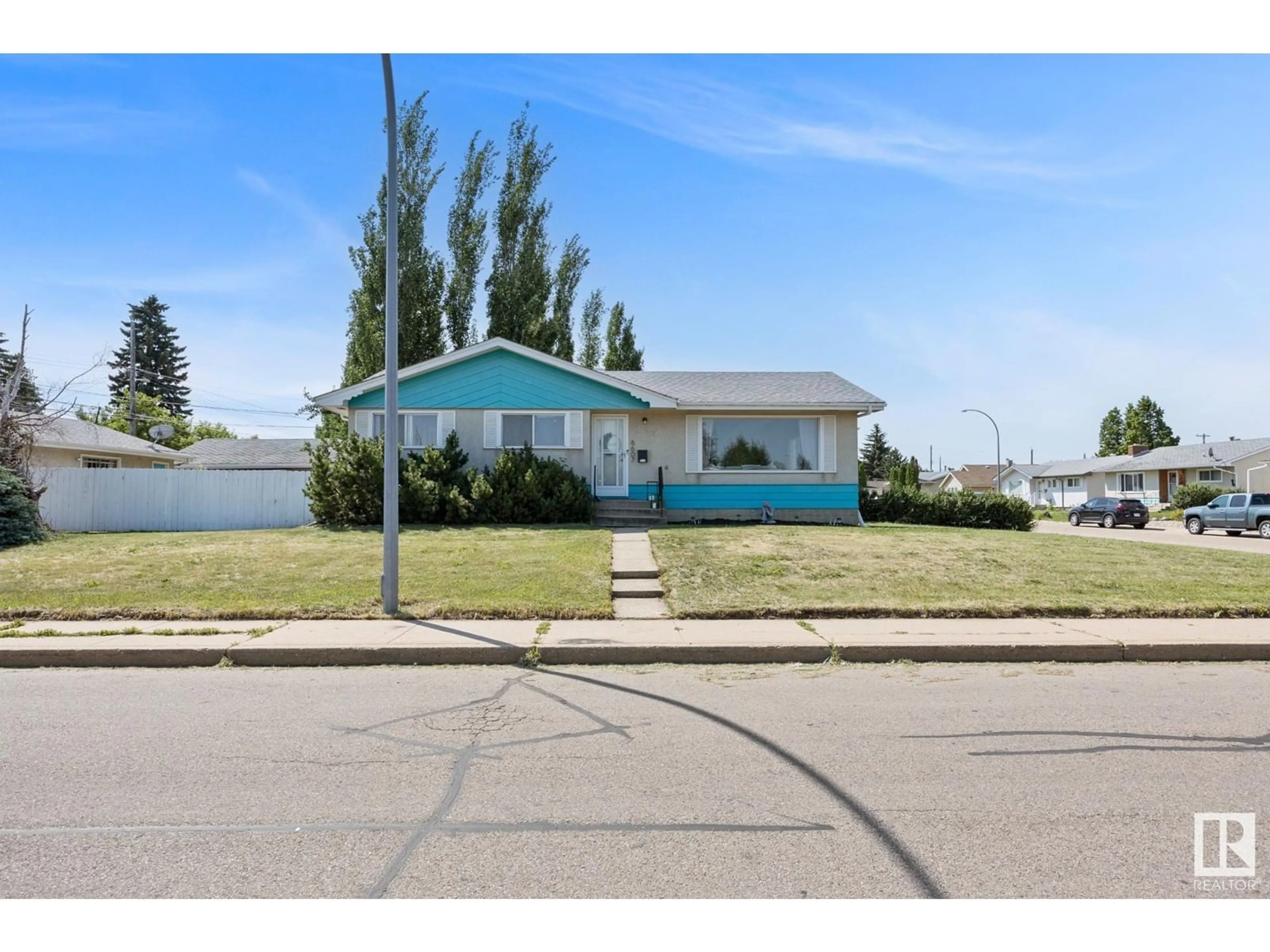 Frontside or backside of a home for 6607 DELWOOD RD NW, Edmonton Alberta T5C0C5