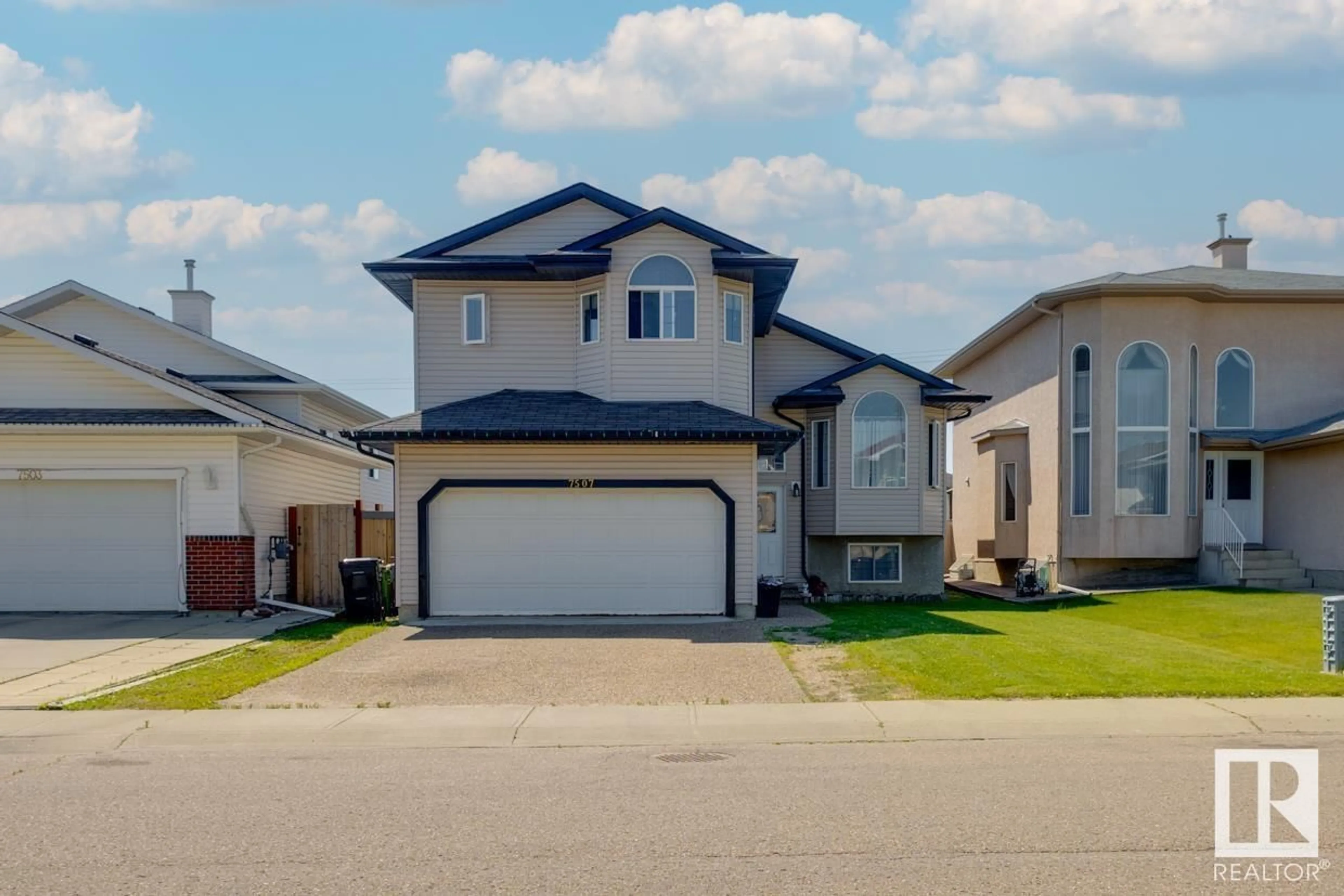 Frontside or backside of a home for 7507 168 AV NW, Edmonton Alberta T5Z3Y7