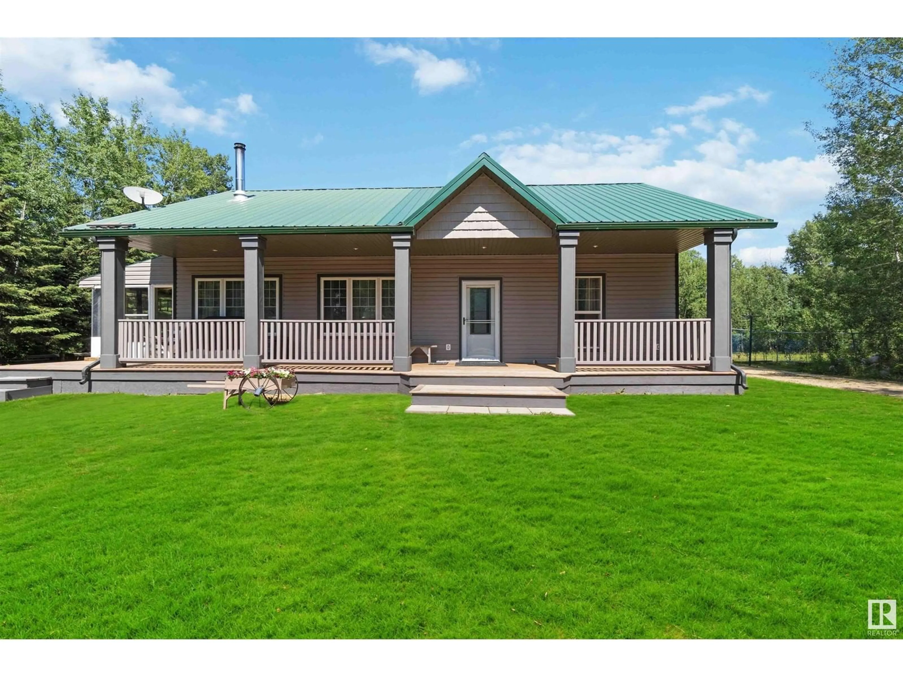 Cottage for #110 3510 STE. ANNE TR, Rural Lac Ste. Anne County Alberta T0E0A0