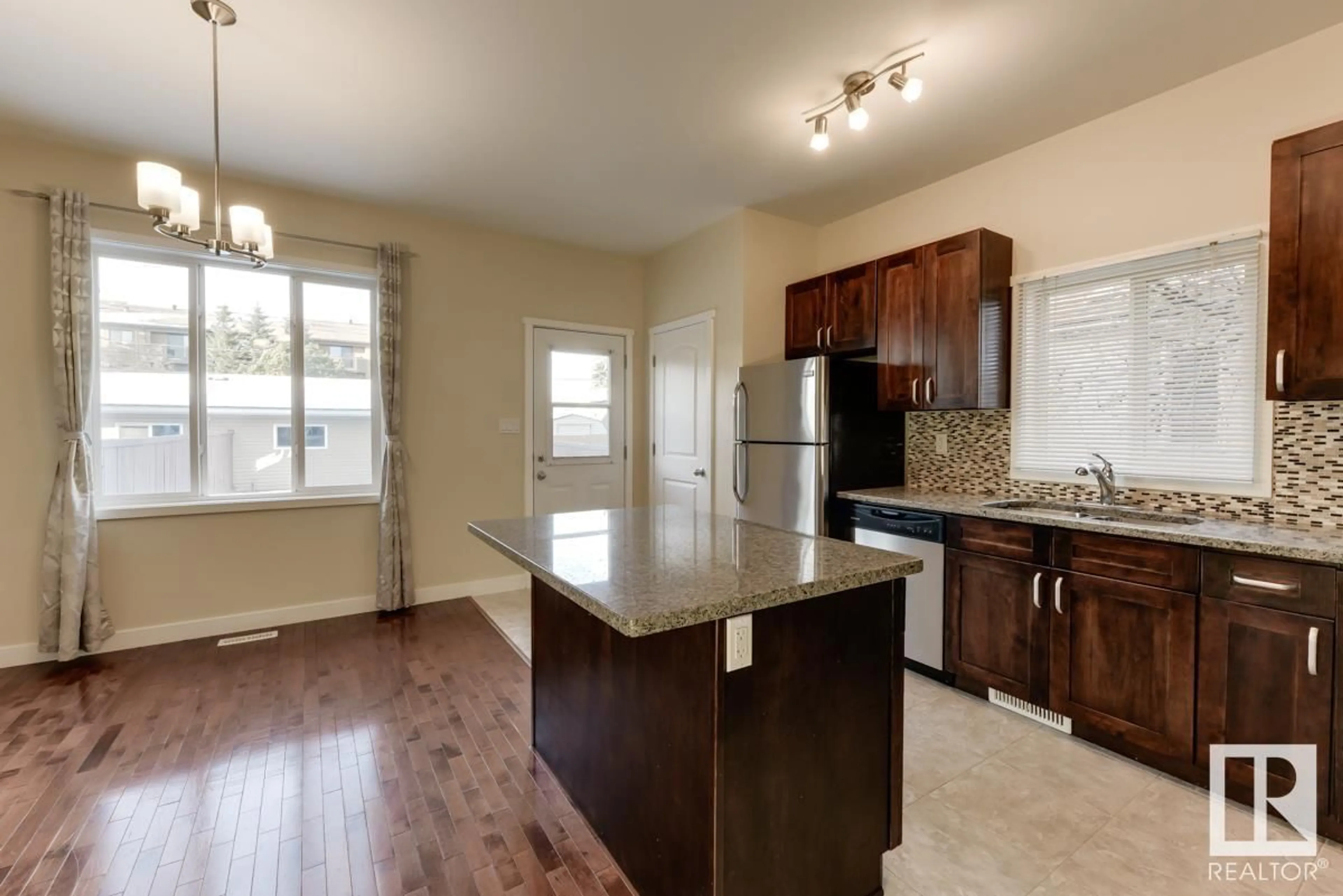 Standard kitchen for 10148 159 ST NW, Edmonton Alberta T5P2Z9