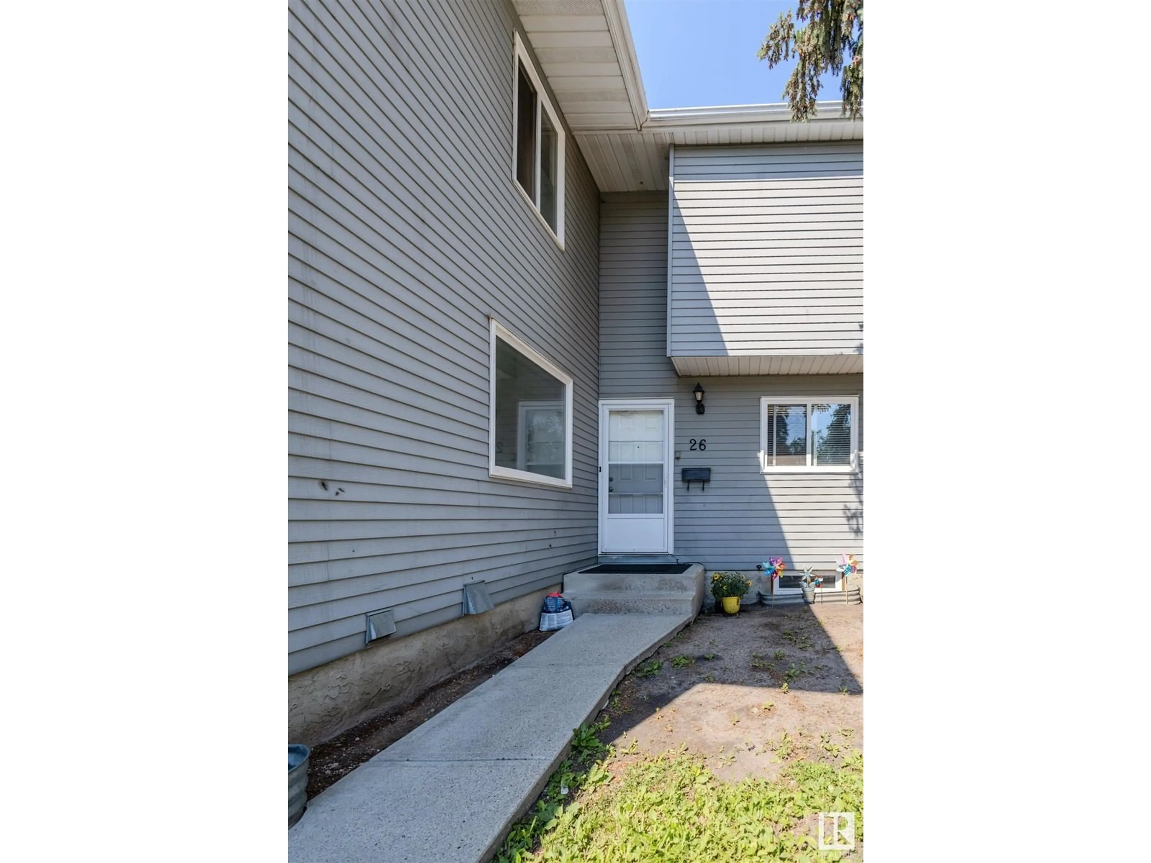 A pic from exterior of the house or condo for #26 1415 62 St NW, Edmonton Alberta T6L4K1