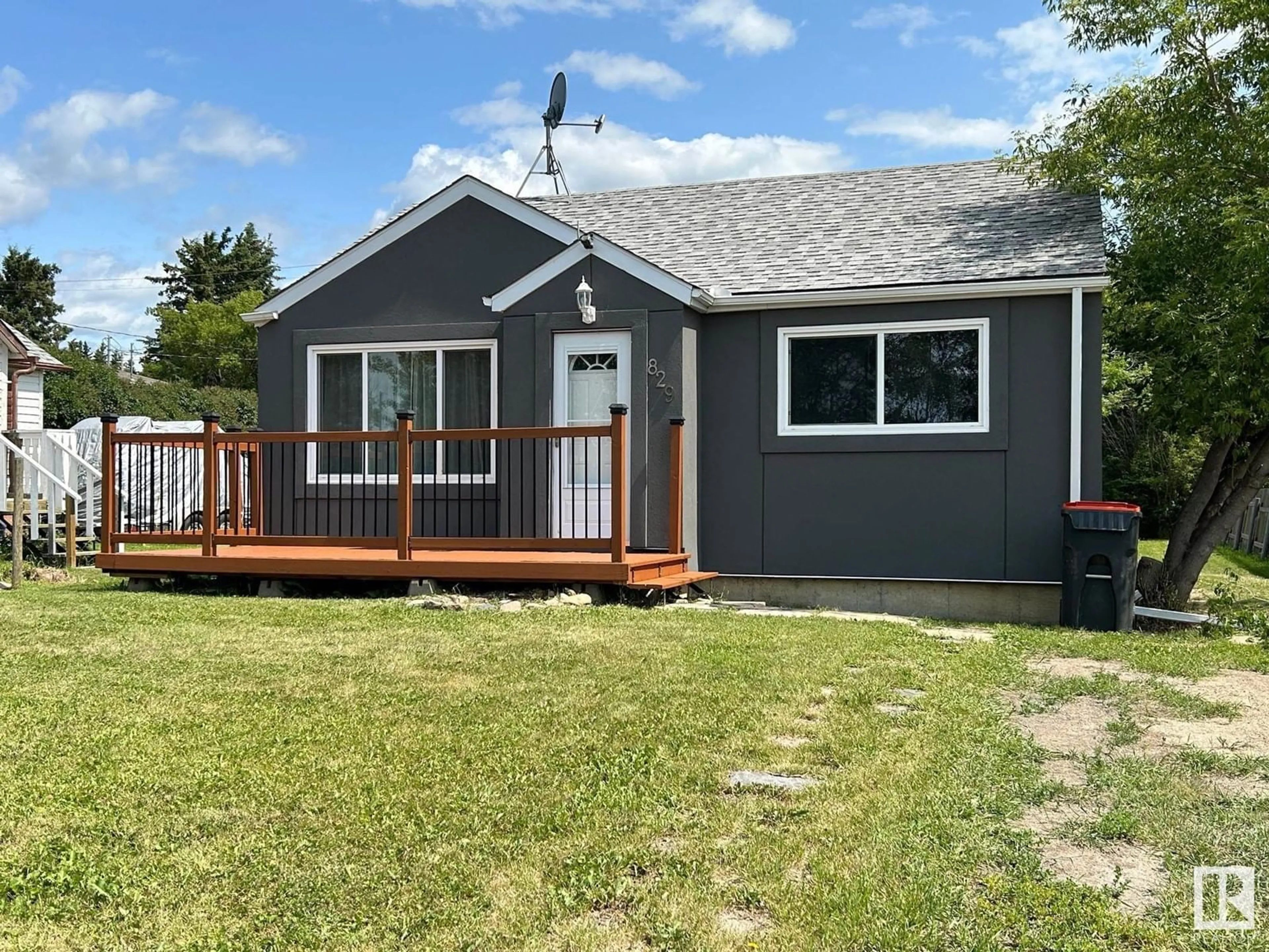 Frontside or backside of a home for 829 2 ST, Thorhild Alberta T0A3J0