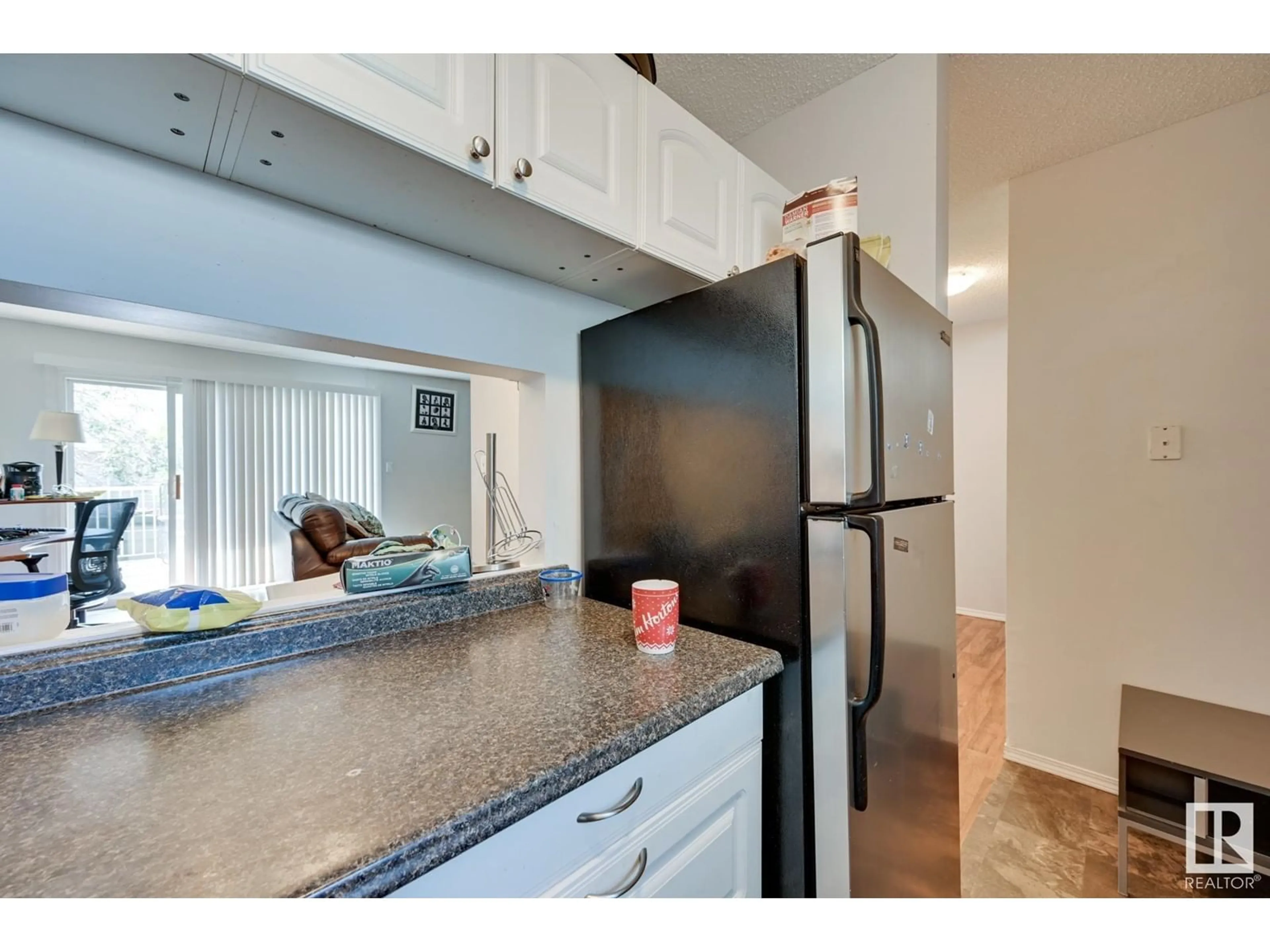 Standard kitchen for 14550 56 ST NW, Edmonton Alberta T5A3R1