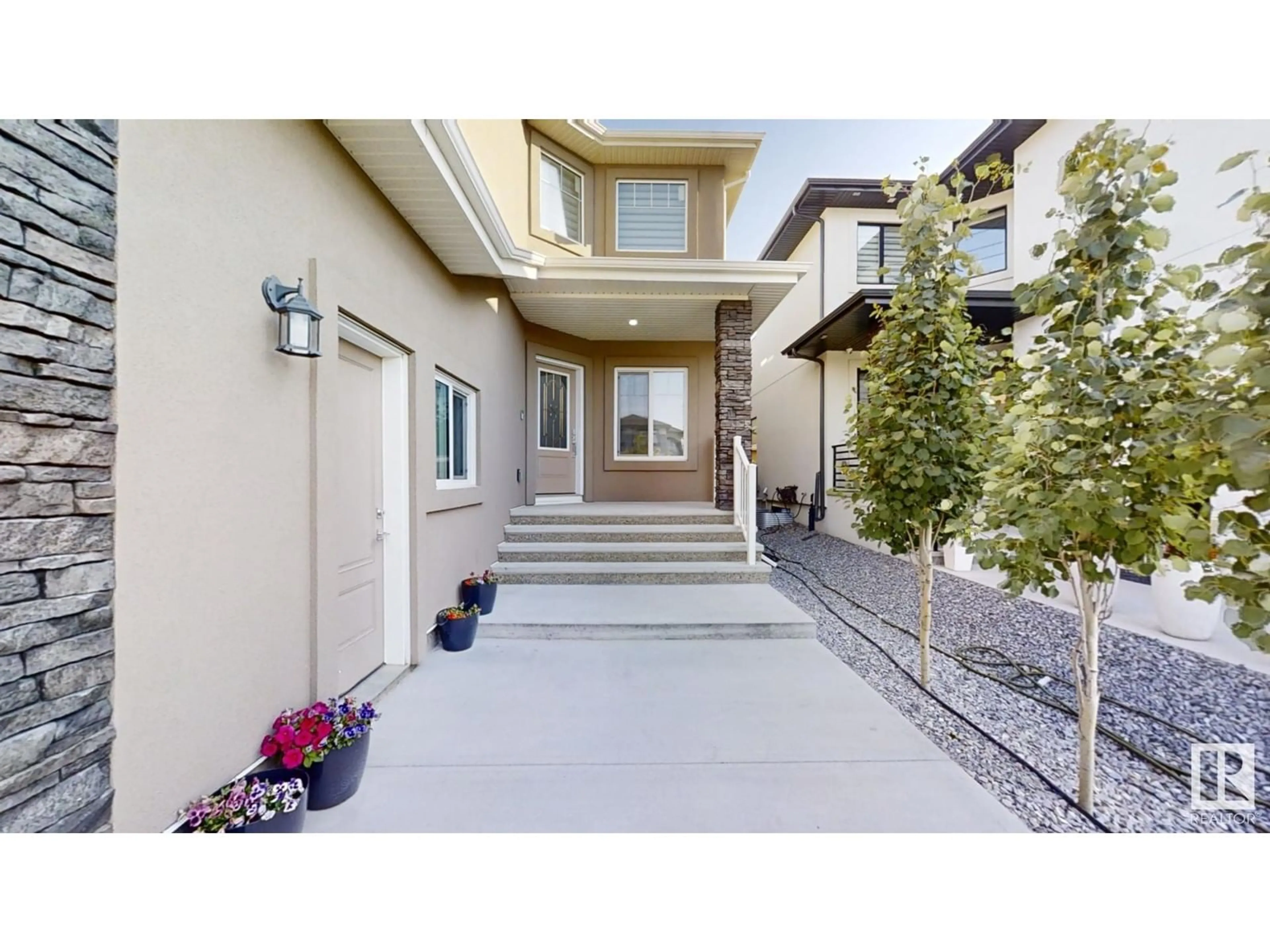 Indoor entryway, cement floor for 1835 20Ave NW, Edmonton Alberta T6T2K9