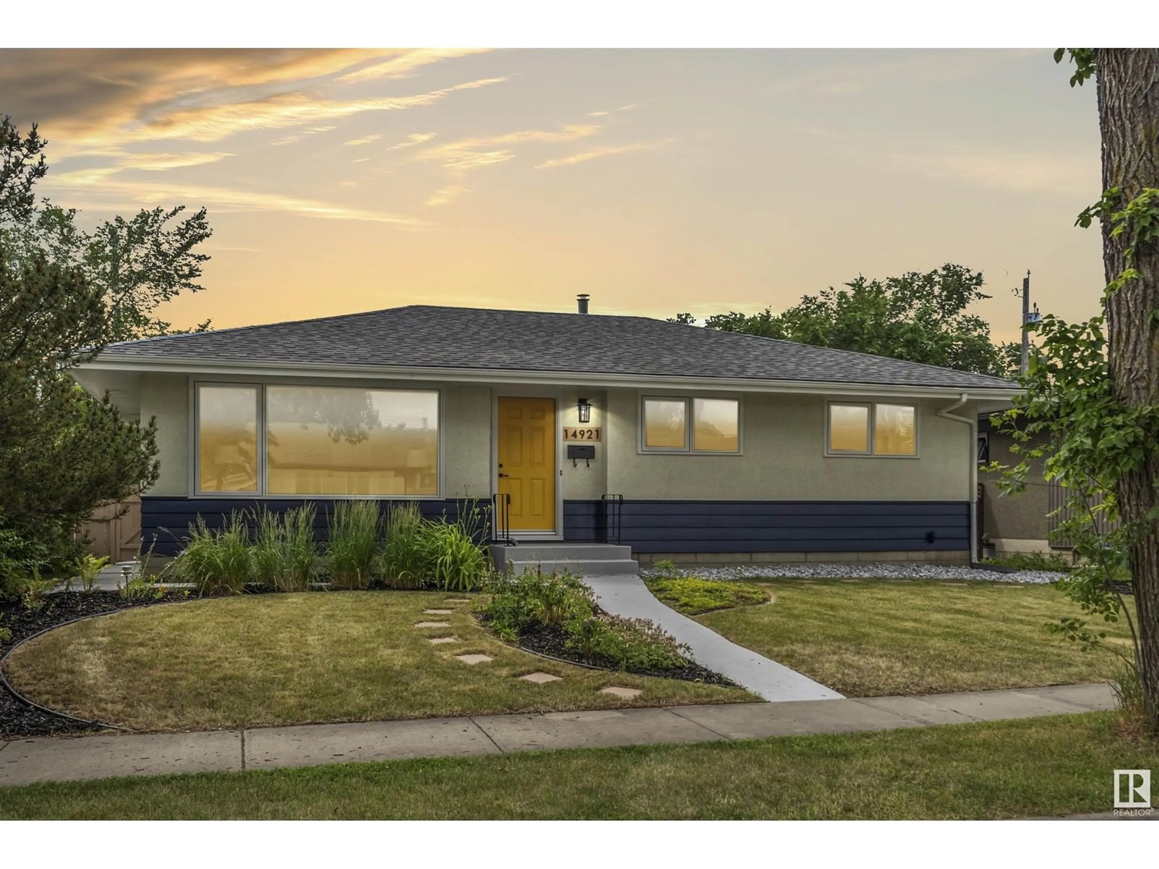 Frontside or backside of a home for 14921 84 AV NW, Edmonton Alberta T5R3X6