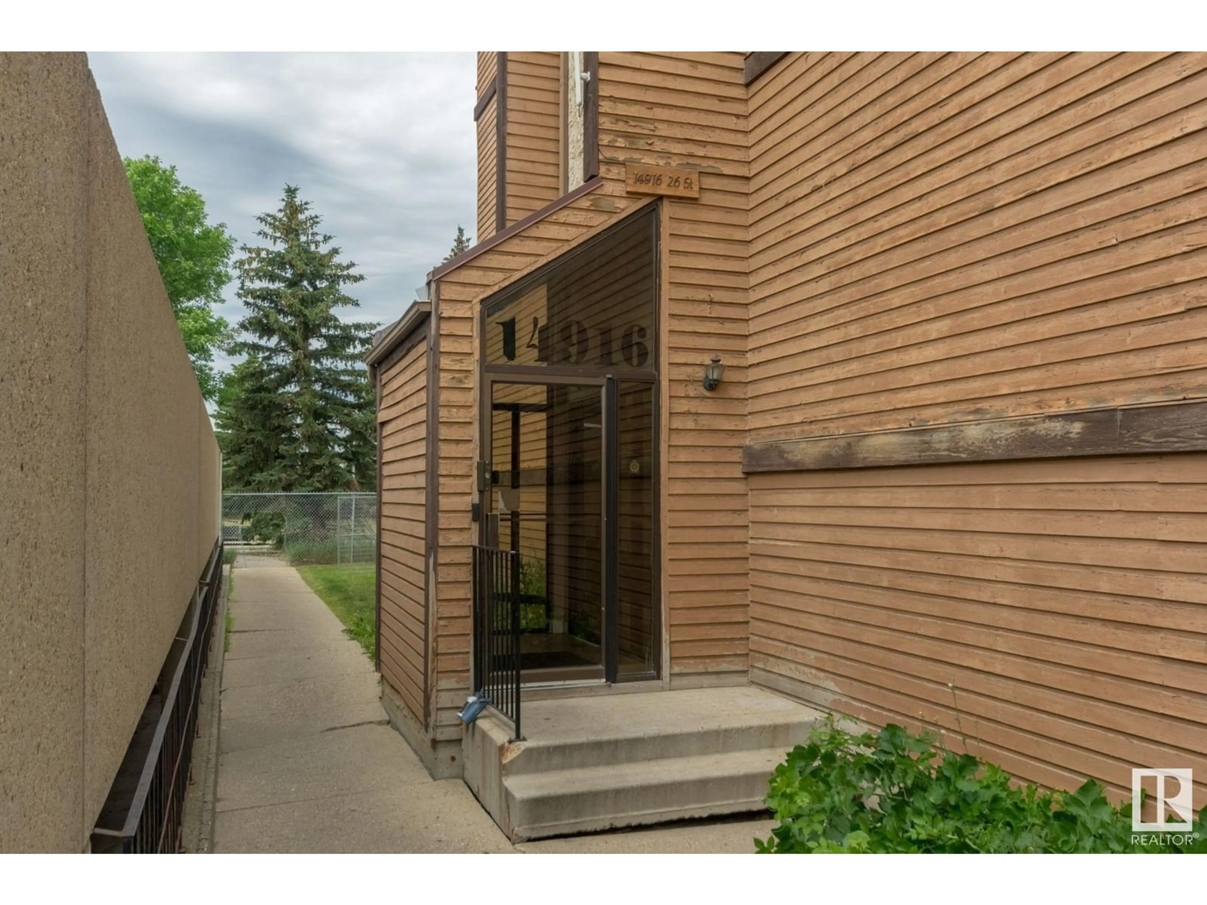 A pic from exterior of the house or condo for #406 14916 26 ST NW, Edmonton Alberta T5Y2G4