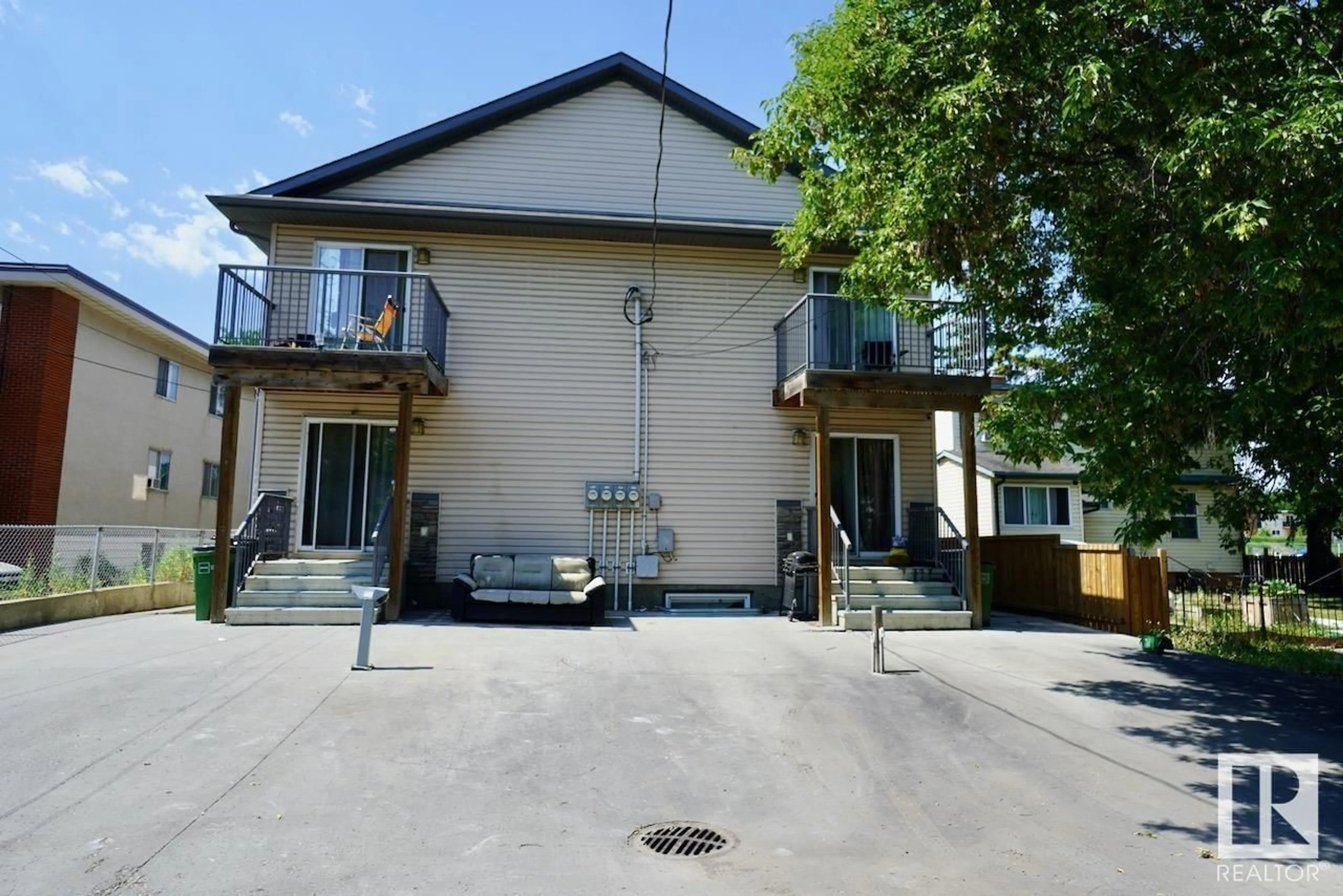 Outside view for #4 11841 97 ST NW, Edmonton Alberta T5G1Y4