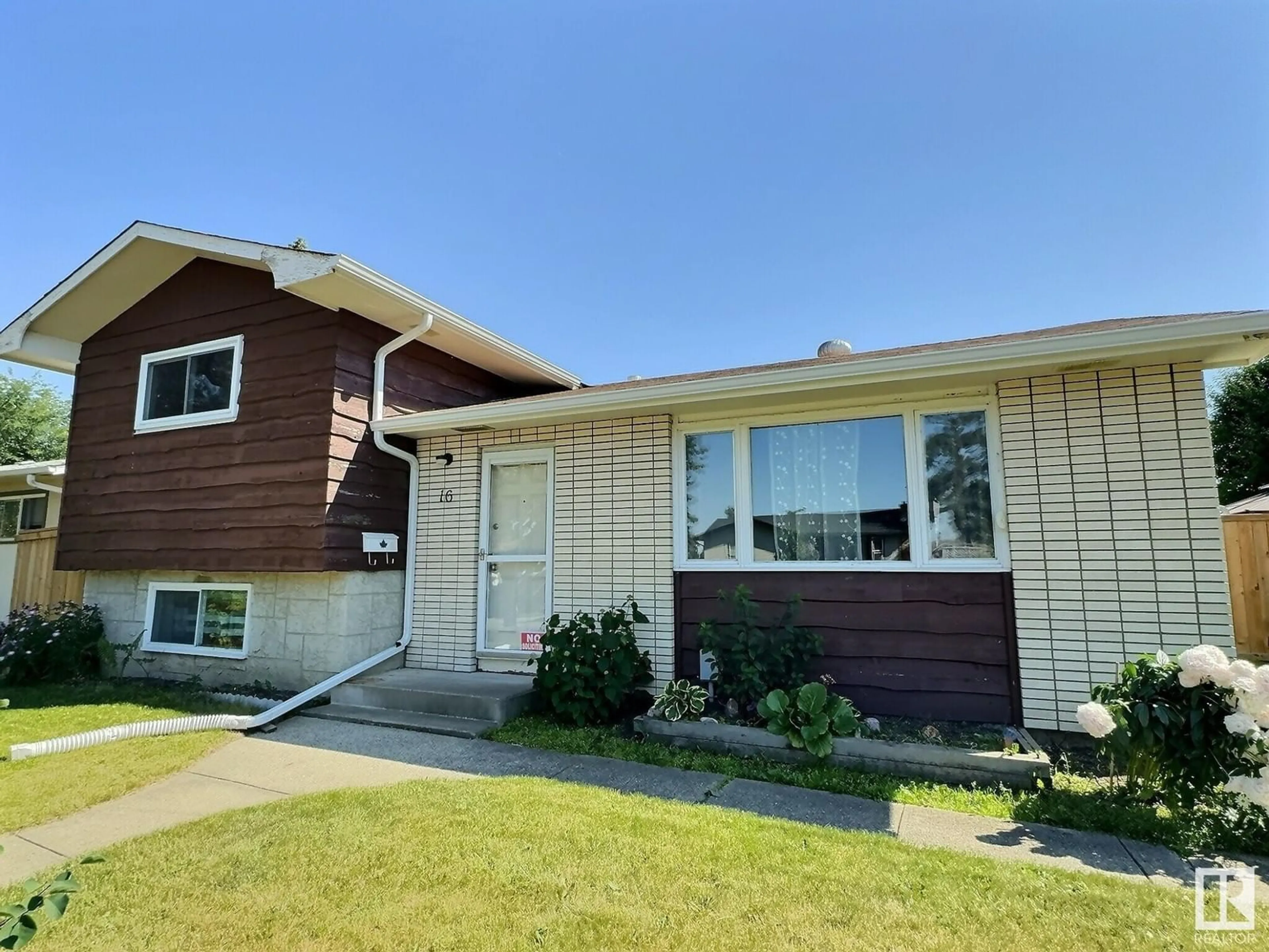 Frontside or backside of a home for 16 Brookside AV, Spruce Grove Alberta T7X1B6