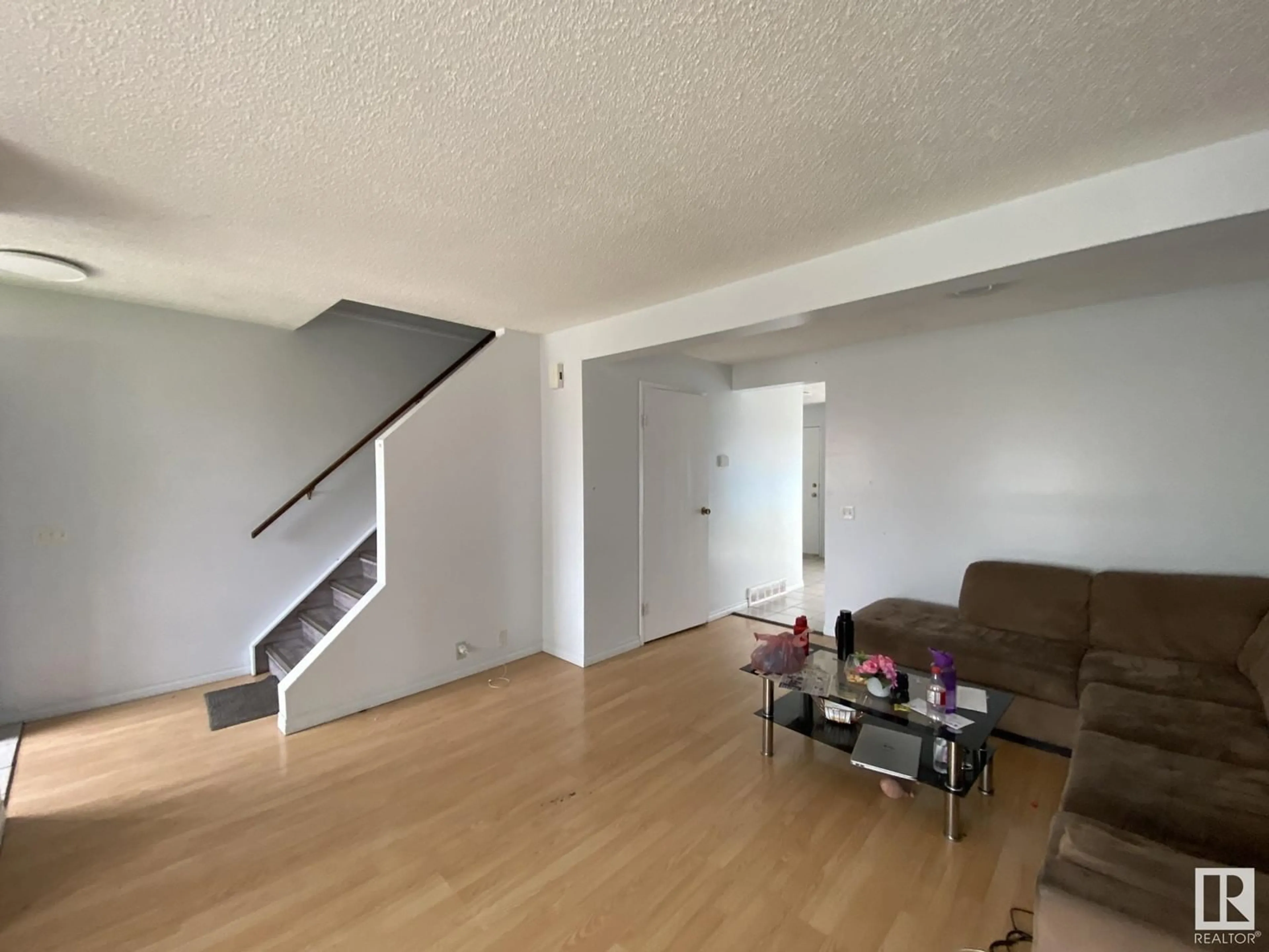 A pic of a room for 5407 22 AV NW, Edmonton Alberta T6L4V1