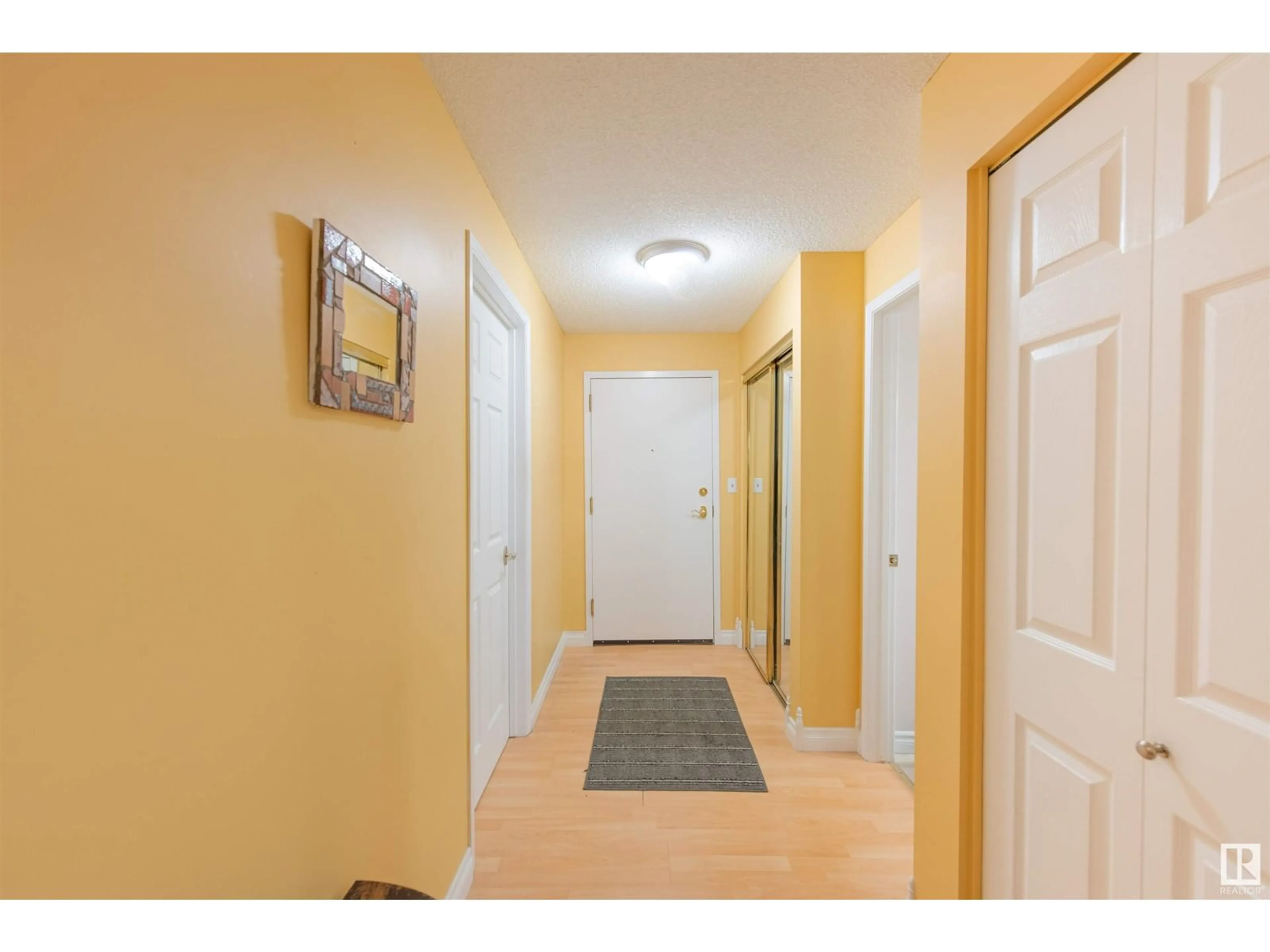 Indoor entryway for #307 18012 95 AV NW, Edmonton Alberta T5T5Z2