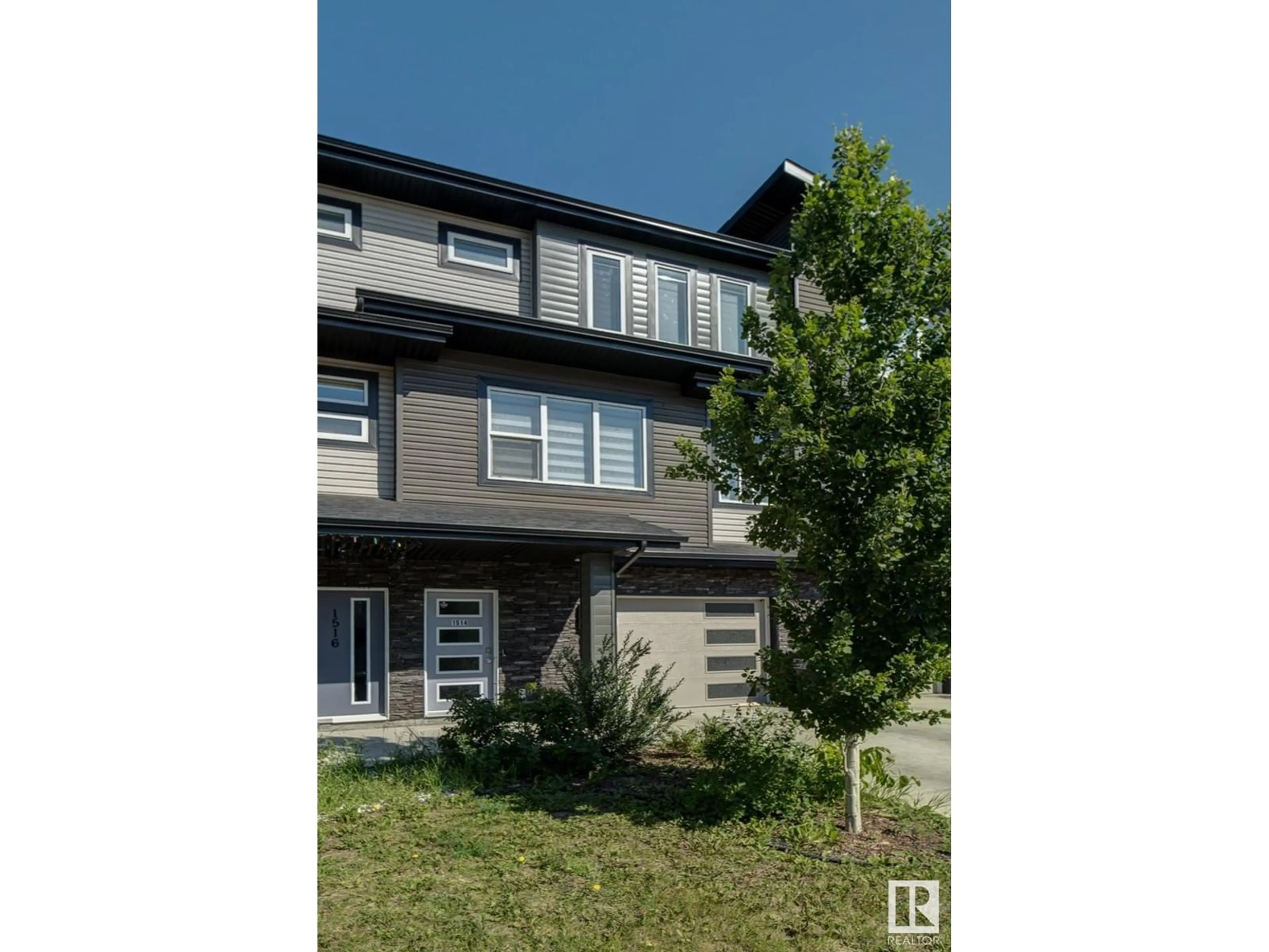 A pic from exterior of the house or condo for 1514 157 ST SW SW, Edmonton Alberta T6W4J8