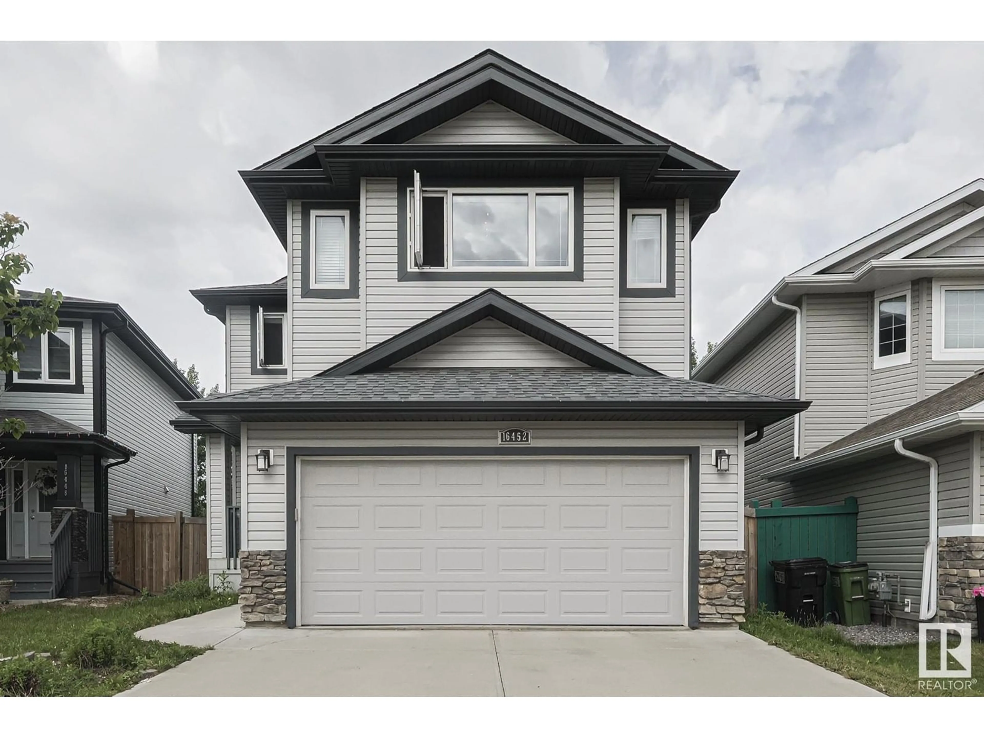 Frontside or backside of a home for 16452 140 ST NW, Edmonton Alberta T6V0K7
