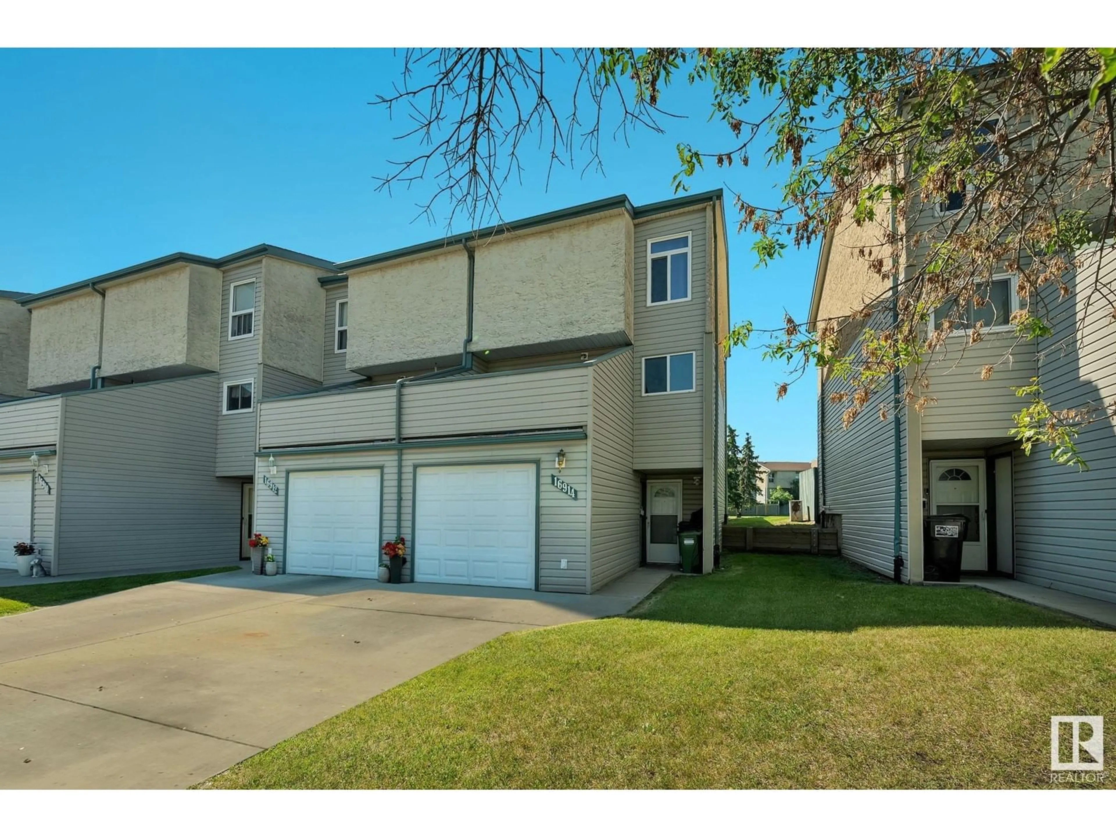 A pic from exterior of the house or condo for 16914 109 street NW, Edmonton Alberta T5X2J3