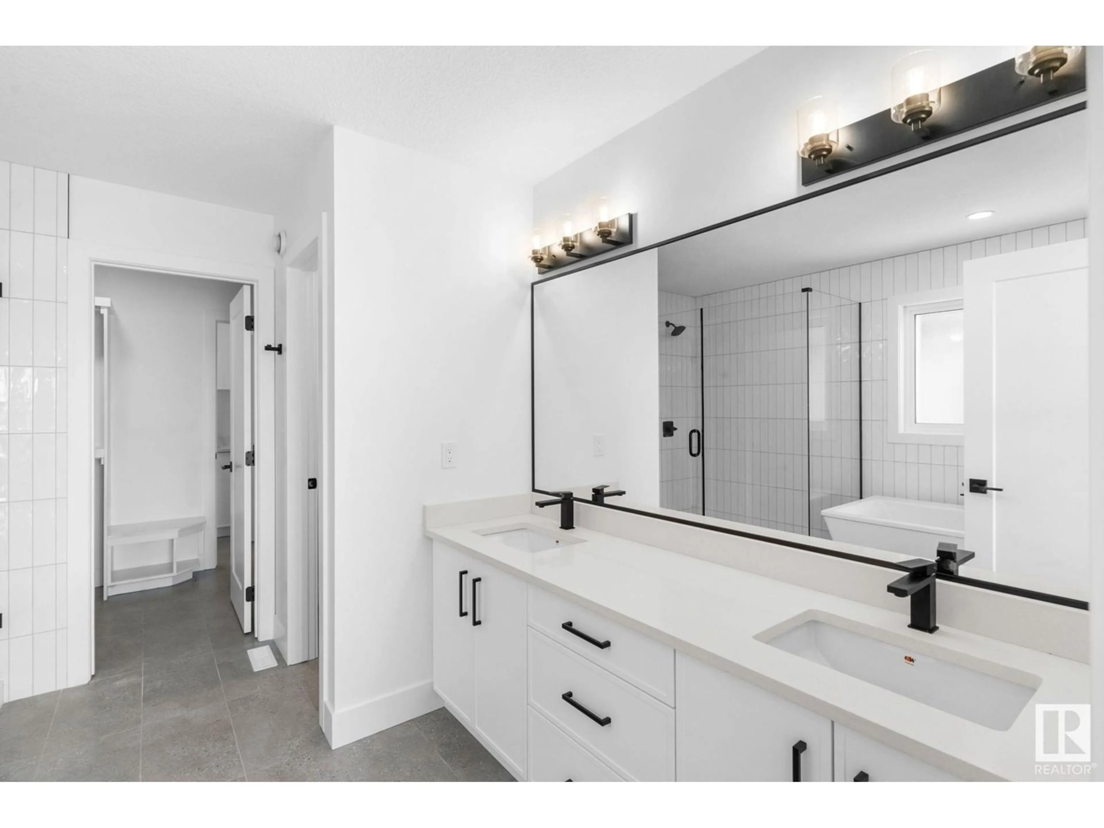 Contemporary bathroom for 209 CALEDON CR, Spruce Grove Alberta T7X0S1